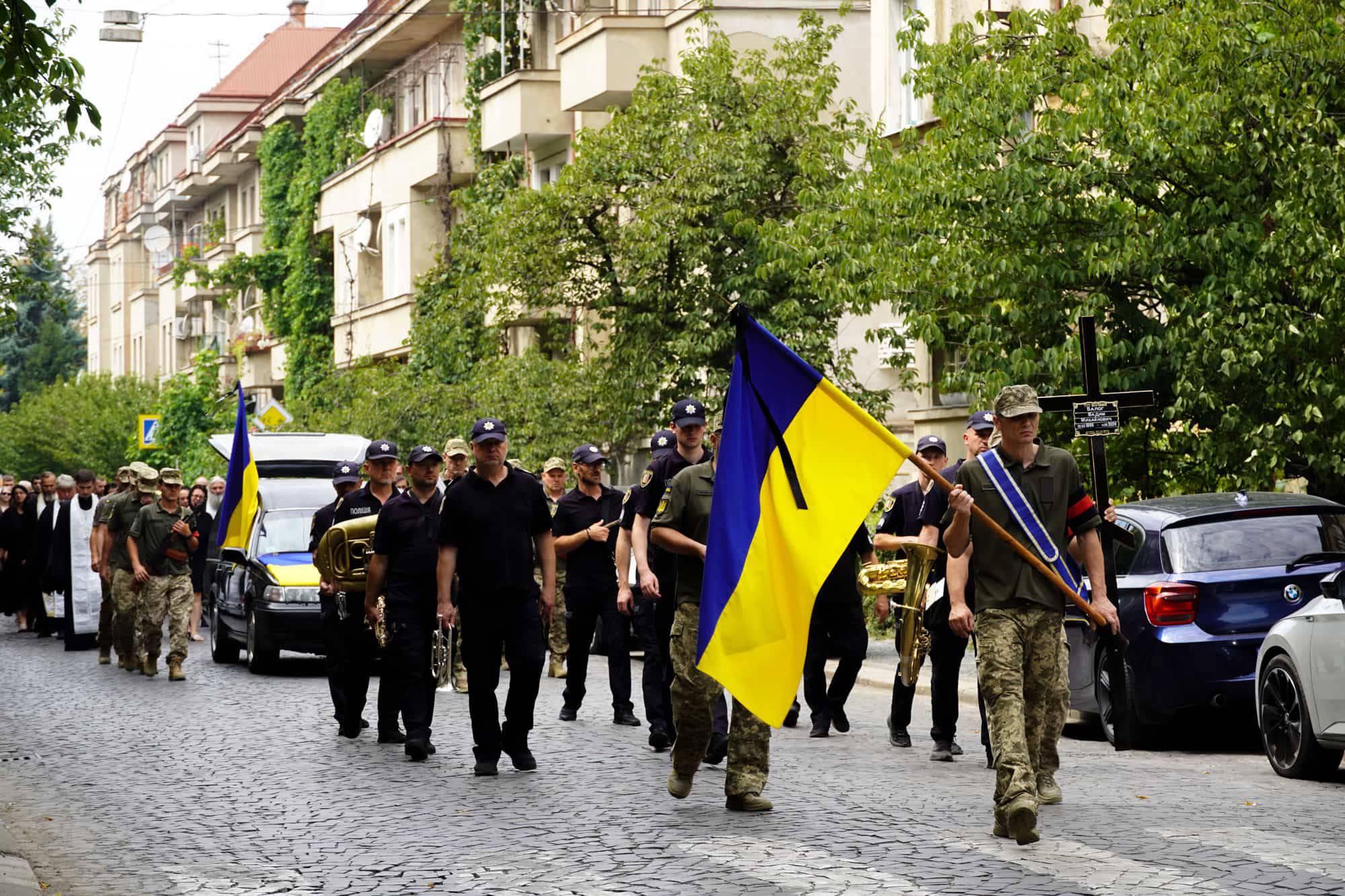 Назавжди 30: Ужгород сьогодні попрощався зі ще одним захисником, солдатом Вадимом Балогом