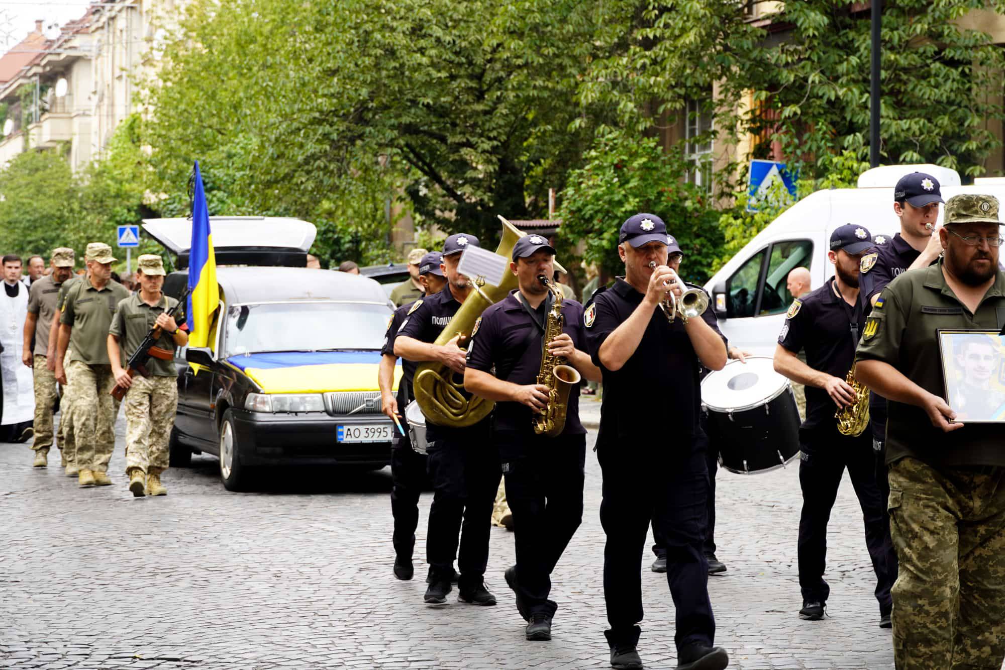 Назавжди 30: Ужгород сьогодні попрощався зі ще одним захисником, солдатом Вадимом Балогом