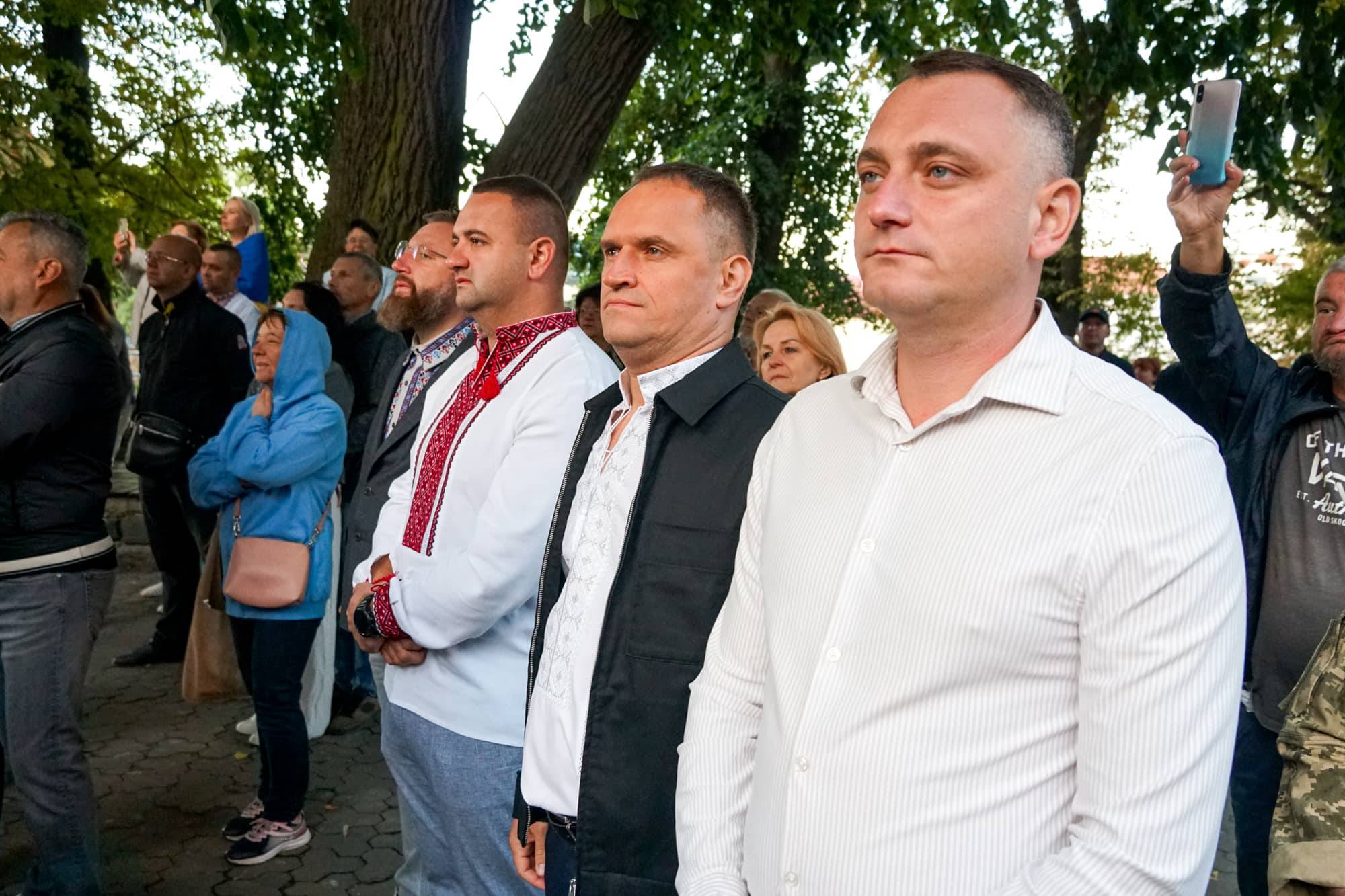 Світанок 35-го Дня Незалежності України в Ужгороді зустріли спільною молитвою
