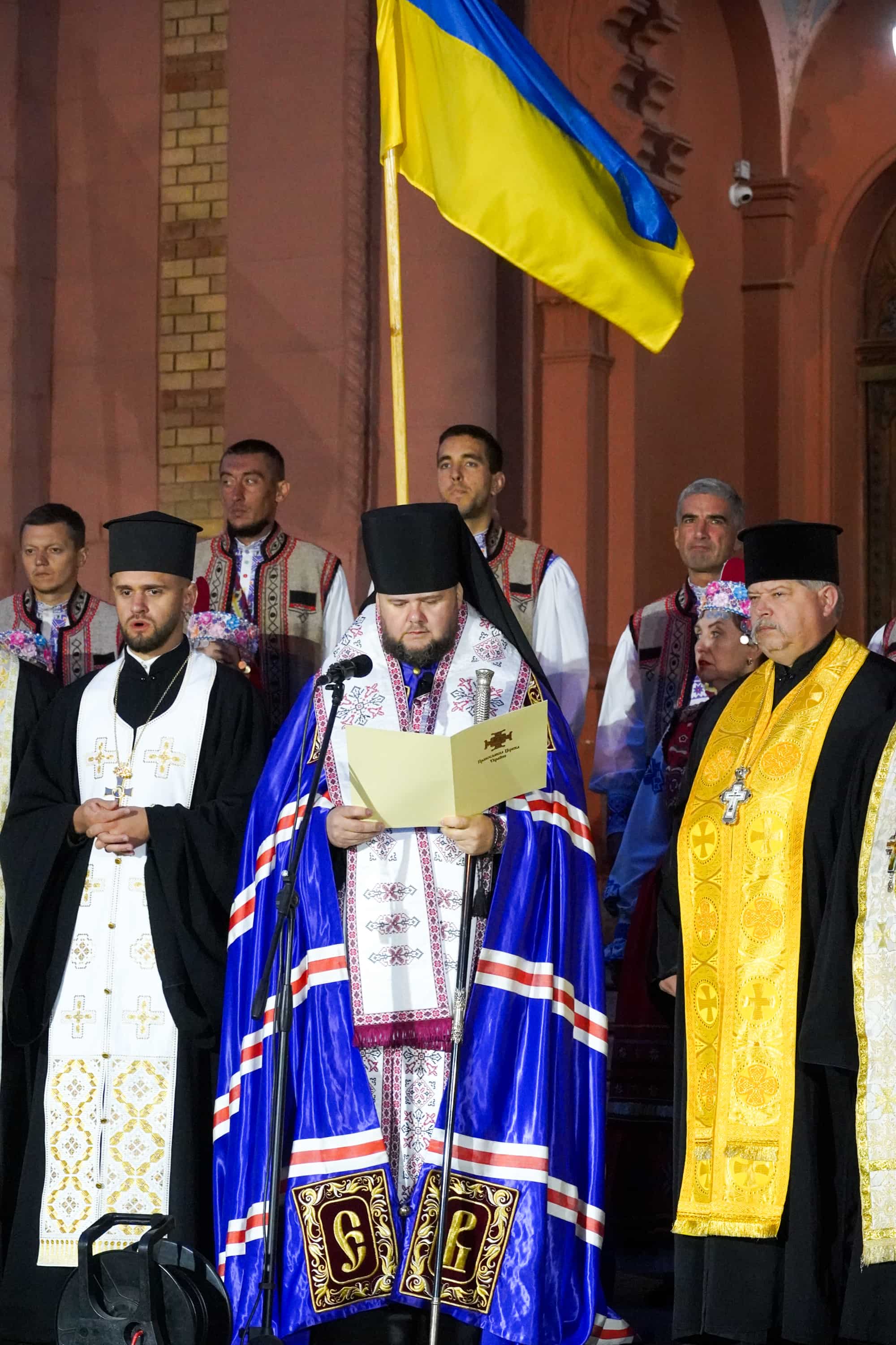 Світанок 35-го Дня Незалежності України в Ужгороді зустріли спільною молитвою