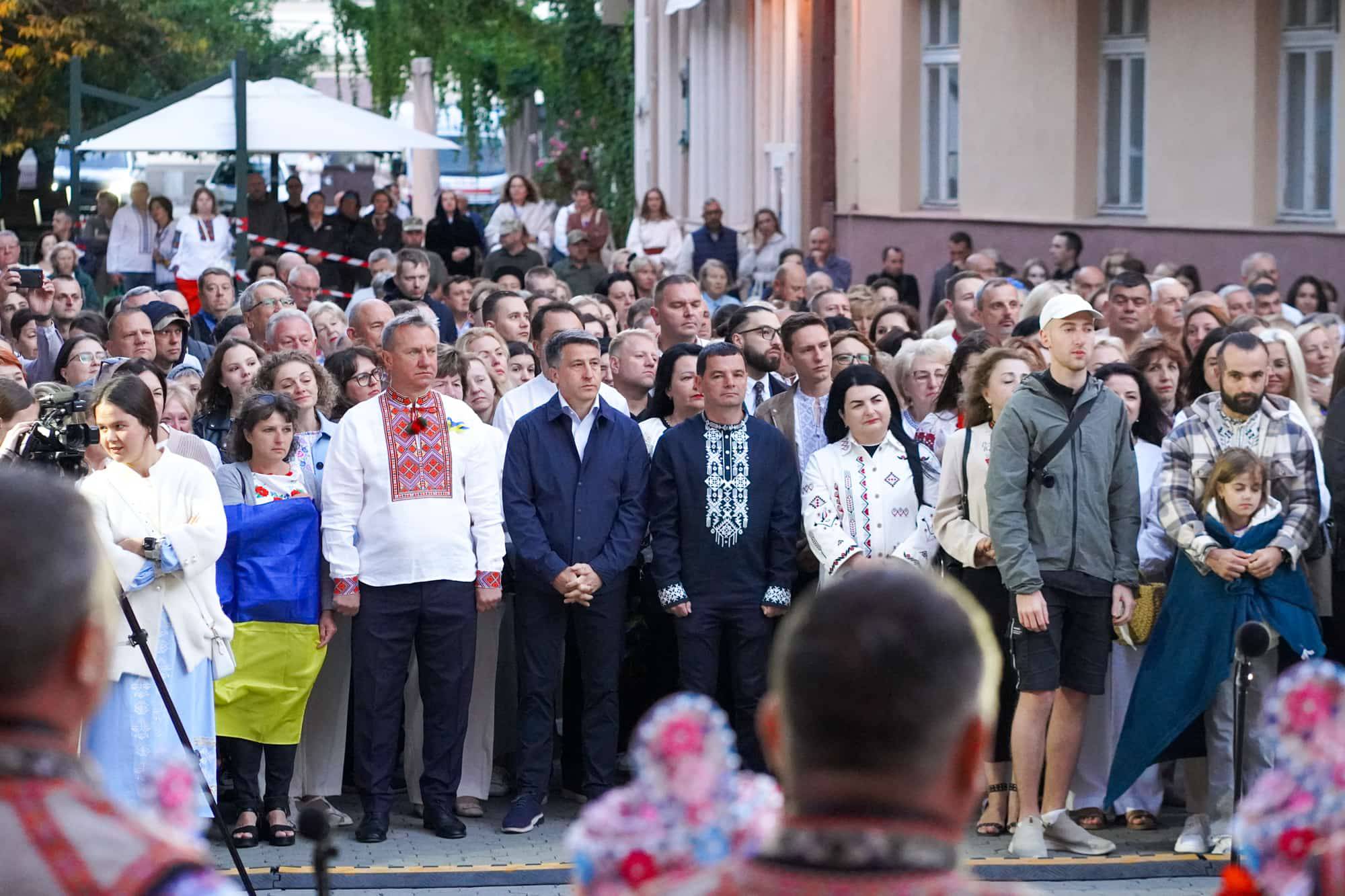 Світанок 35-го Дня Незалежності України в Ужгороді зустріли спільною молитвою