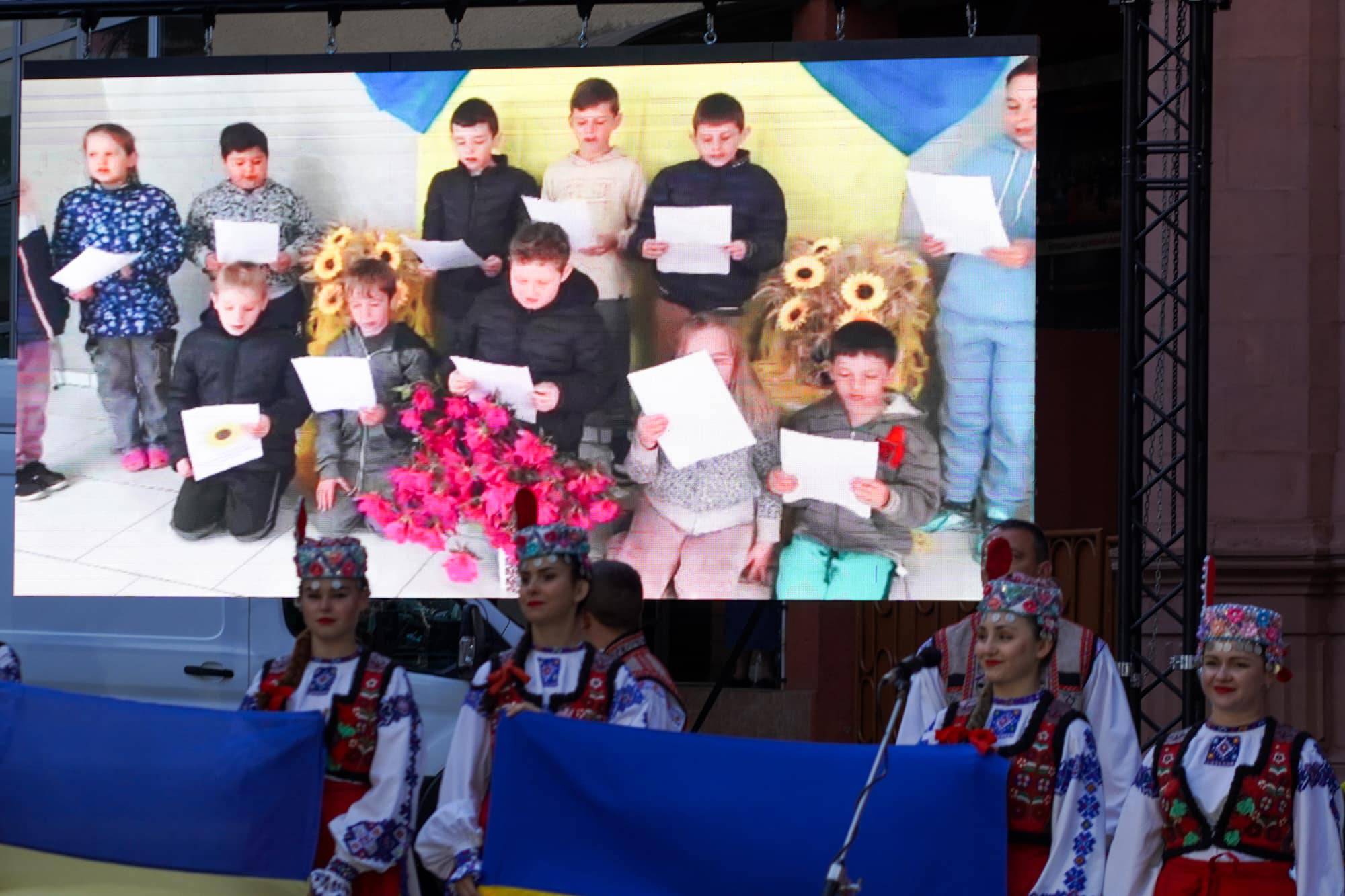 Світанок 35-го Дня Незалежності України в Ужгороді зустріли спільною молитвою