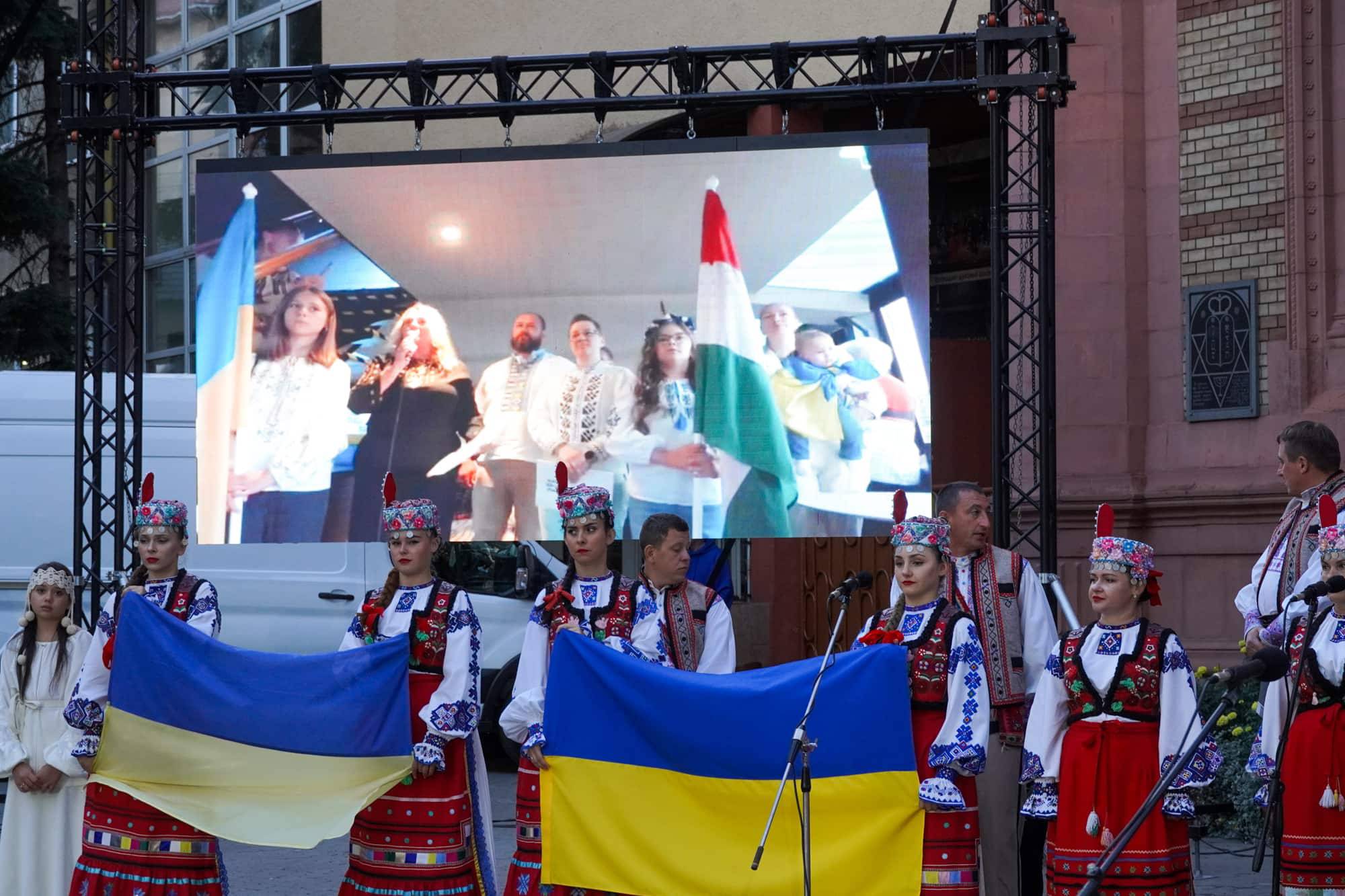 Світанок 35-го Дня Незалежності України в Ужгороді зустріли спільною молитвою