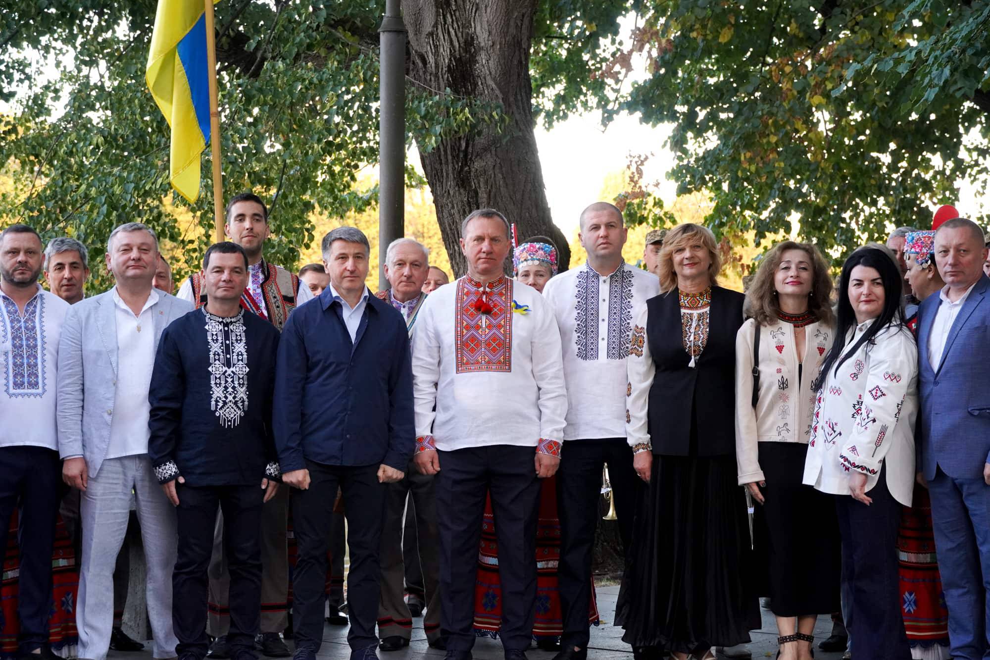Світанок 35-го Дня Незалежності України в Ужгороді зустріли спільною молитвою