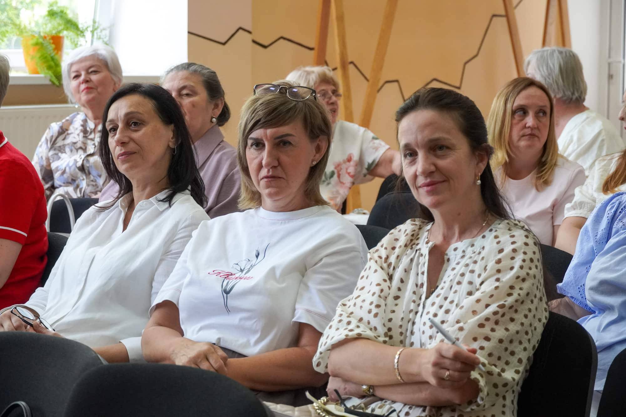 Розвиток ліцеїв, безпечне середовище та безкоштовне харчування: в Ужгороді провели розширену колегію управління освіти