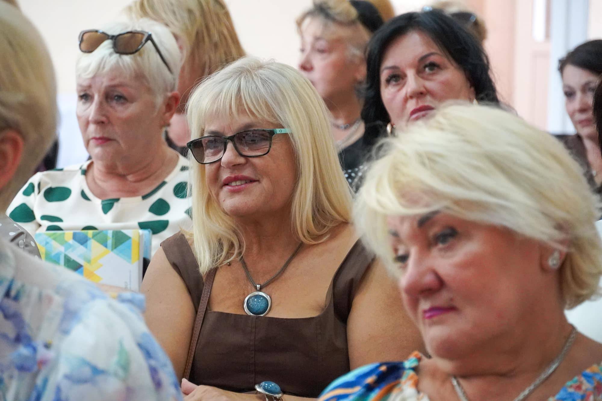 Розвиток ліцеїв, безпечне середовище та безкоштовне харчування: в Ужгороді провели розширену колегію управління освіти