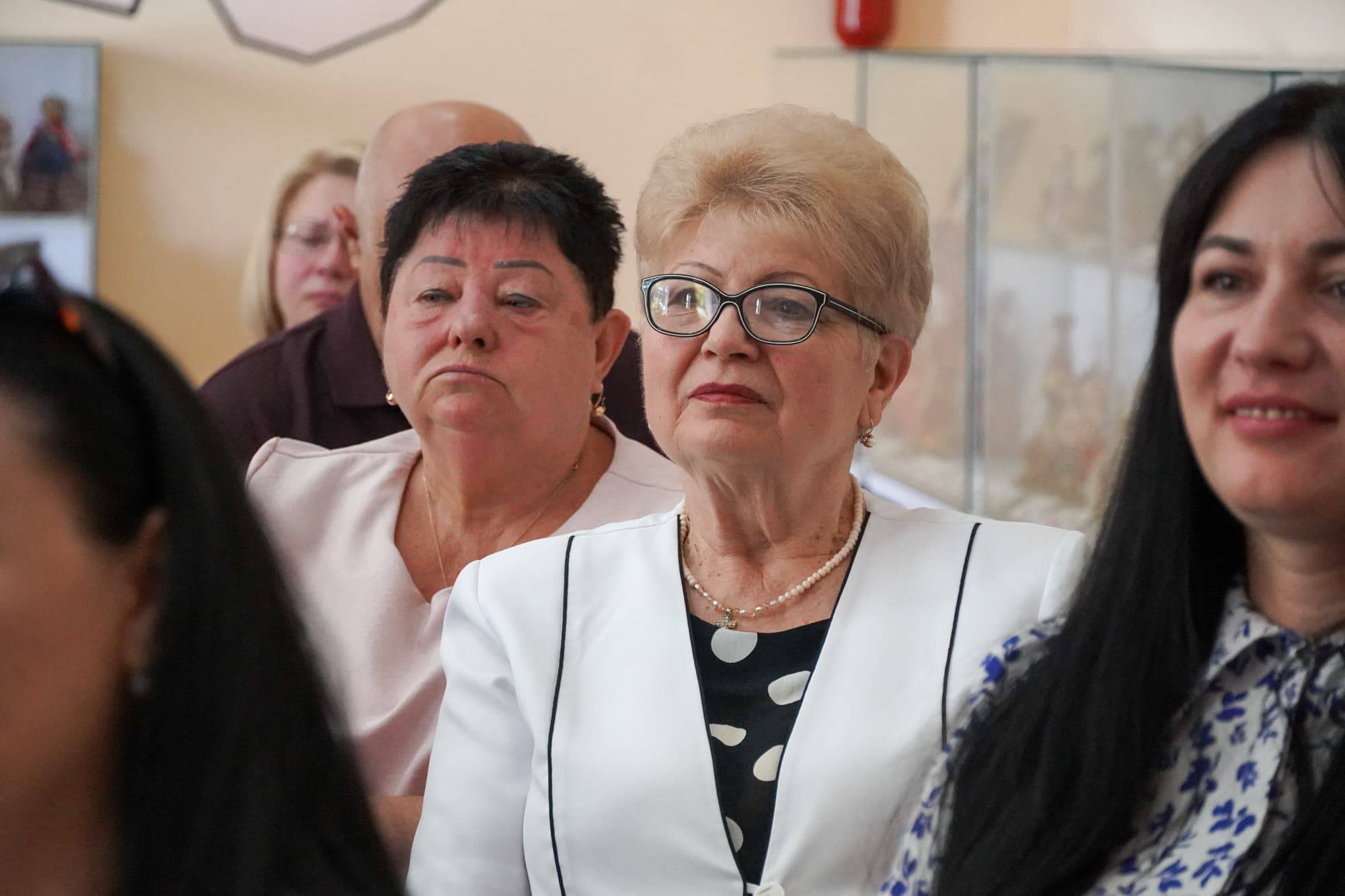 Розвиток ліцеїв, безпечне середовище та безкоштовне харчування: в Ужгороді провели розширену колегію управління освіти