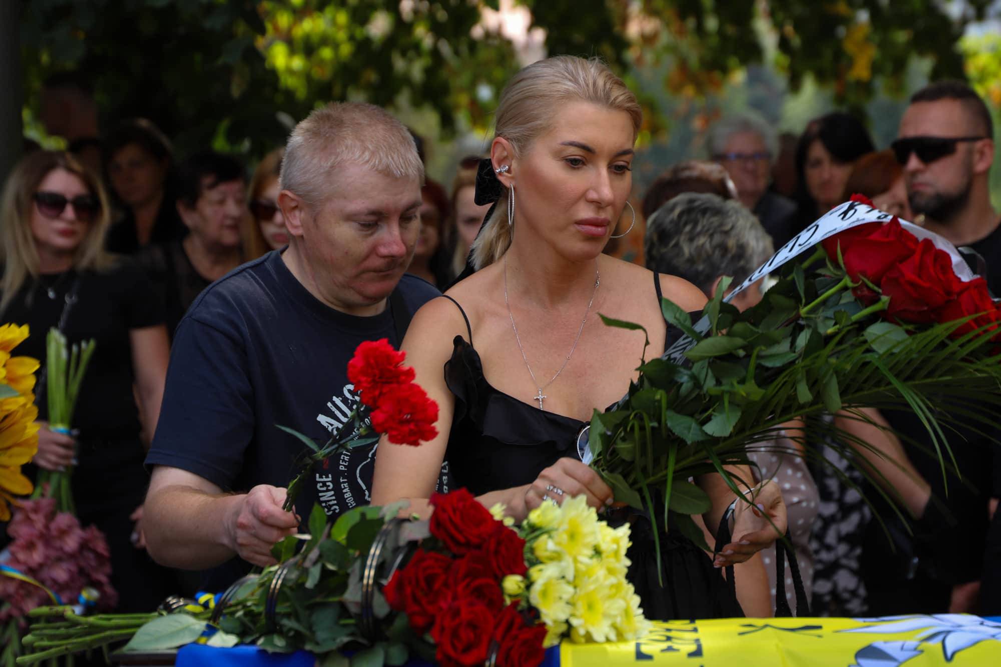 В Ужгороді сьогодні попрощалися із 46-річним захисником України, лейтенантом Сергієм Івановим