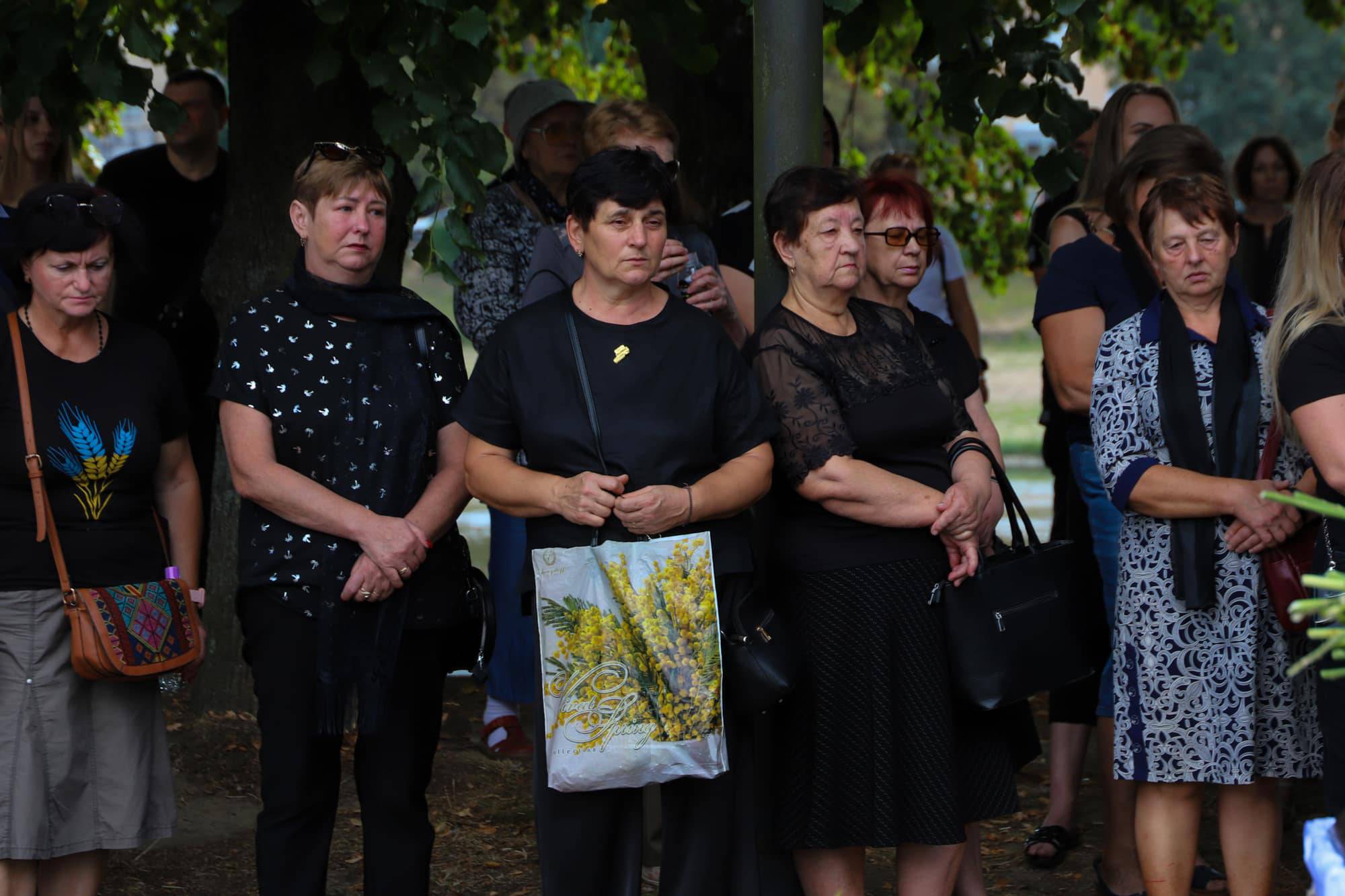 В Ужгороді сьогодні попрощалися із 46-річним захисником України, лейтенантом Сергієм Івановим
