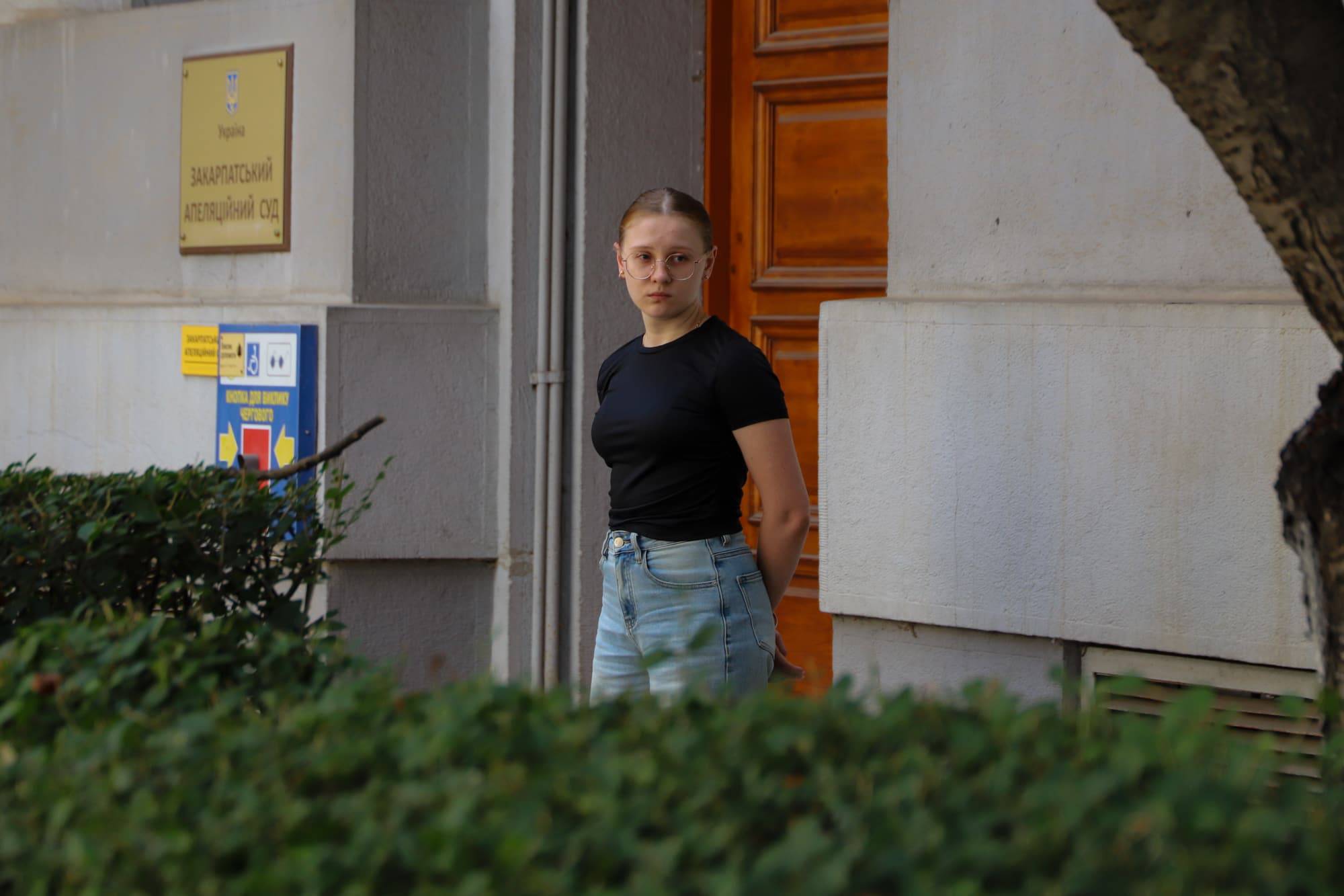 В Ужгороді сьогодні попрощалися із 46-річним захисником України, лейтенантом Сергієм Івановим