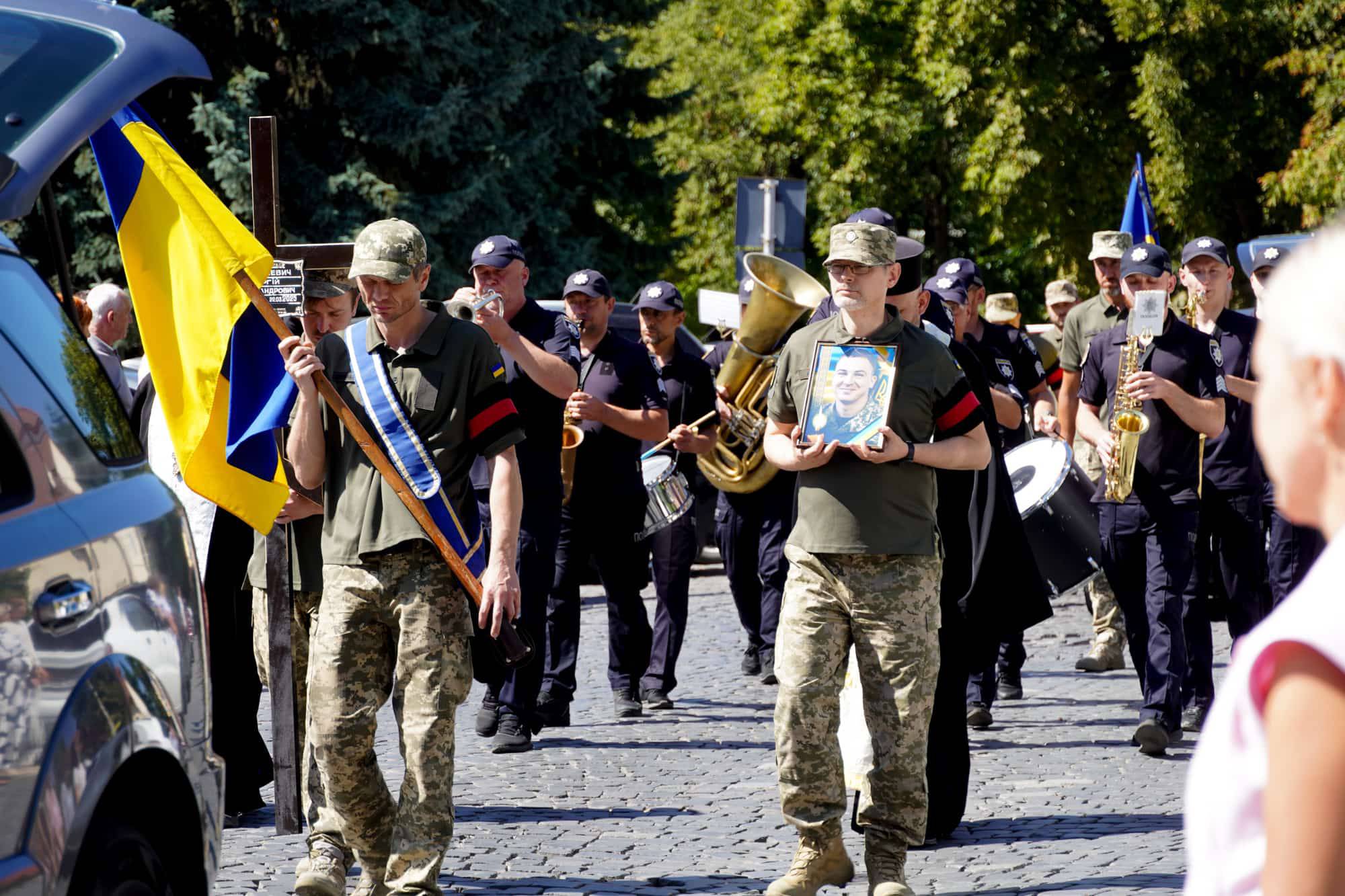 В Ужгороді попрощалися із полеглим 35-річним захисником України – солдатом Сергієм Москалевичем