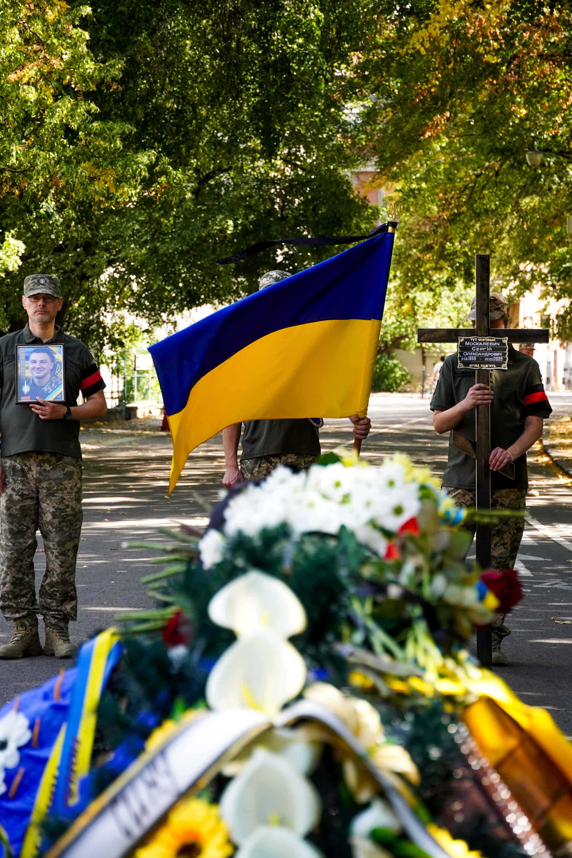 В Ужгороді попрощалися із полеглим 35-річним захисником України – солдатом Сергієм Москалевичем