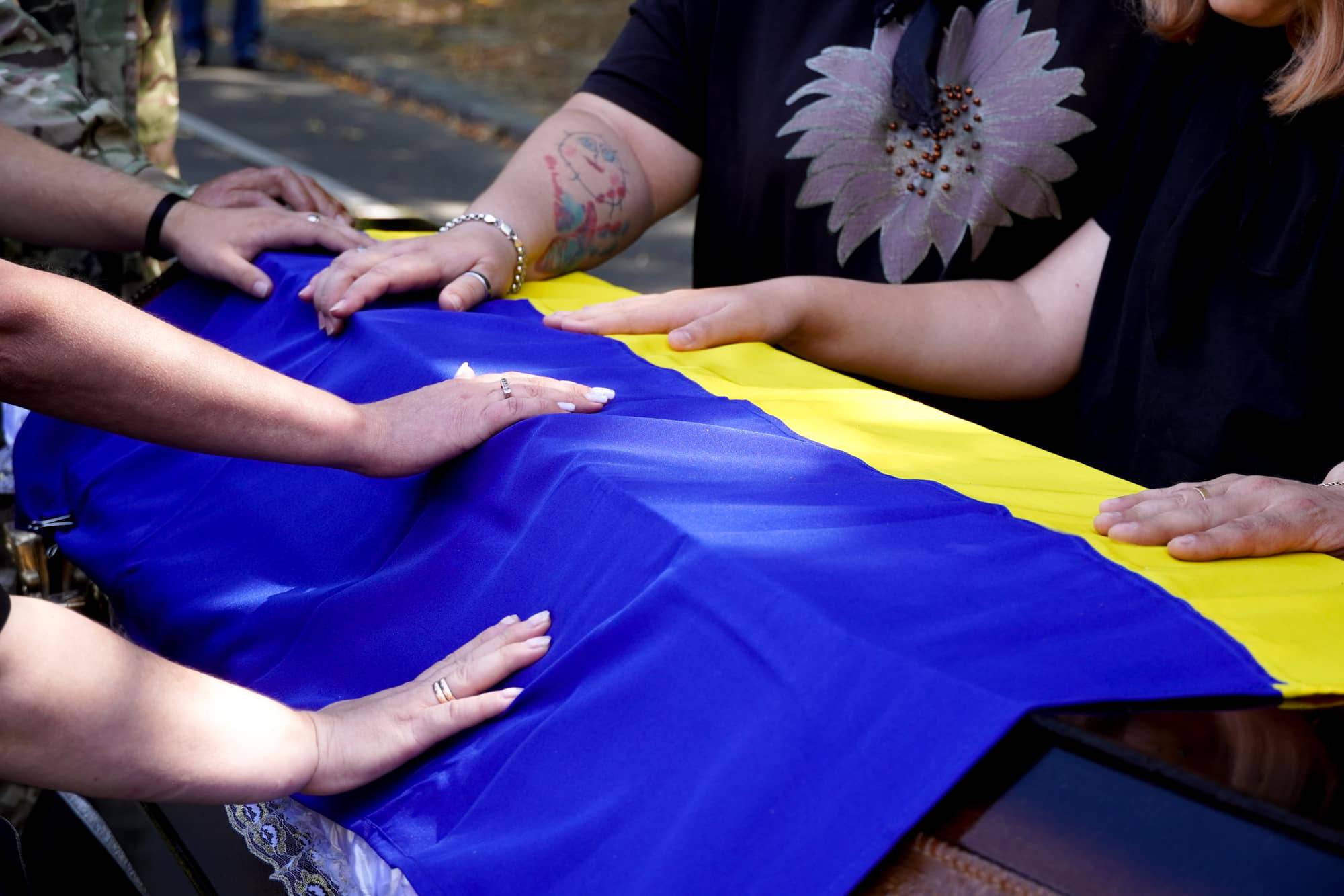 В Ужгороді попрощалися із полеглим 35-річним захисником України – солдатом Сергієм Москалевичем