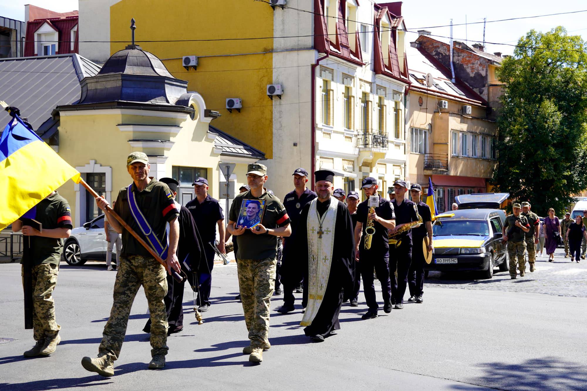 В Ужгороді попрощалися із полеглим 35-річним захисником України – солдатом Сергієм Москалевичем