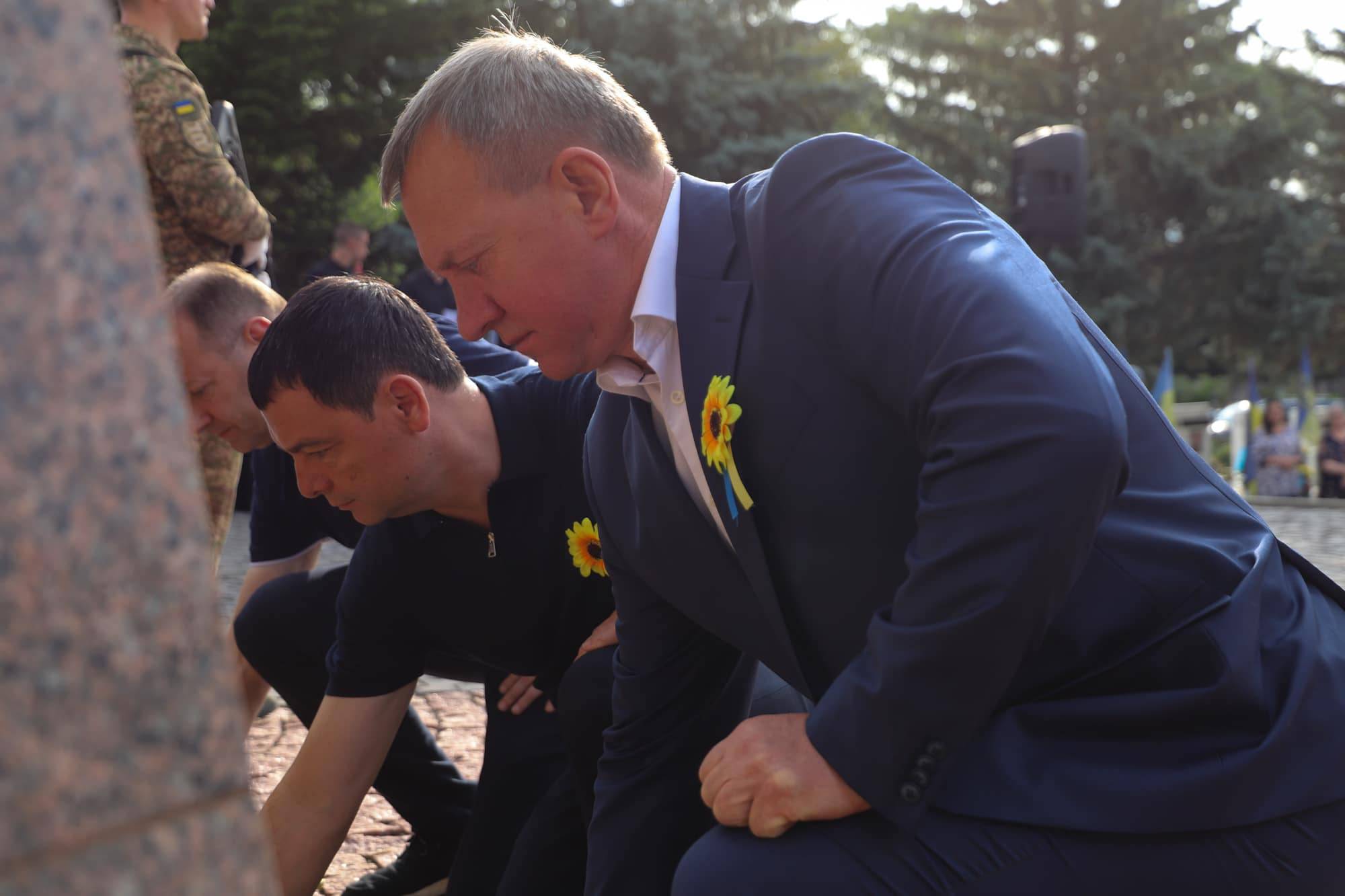 Пам’ятаємо тих, хто віддав життя за Україну – сьогодні Ужгород разом із усією Україною вшановує полеглих захисників
