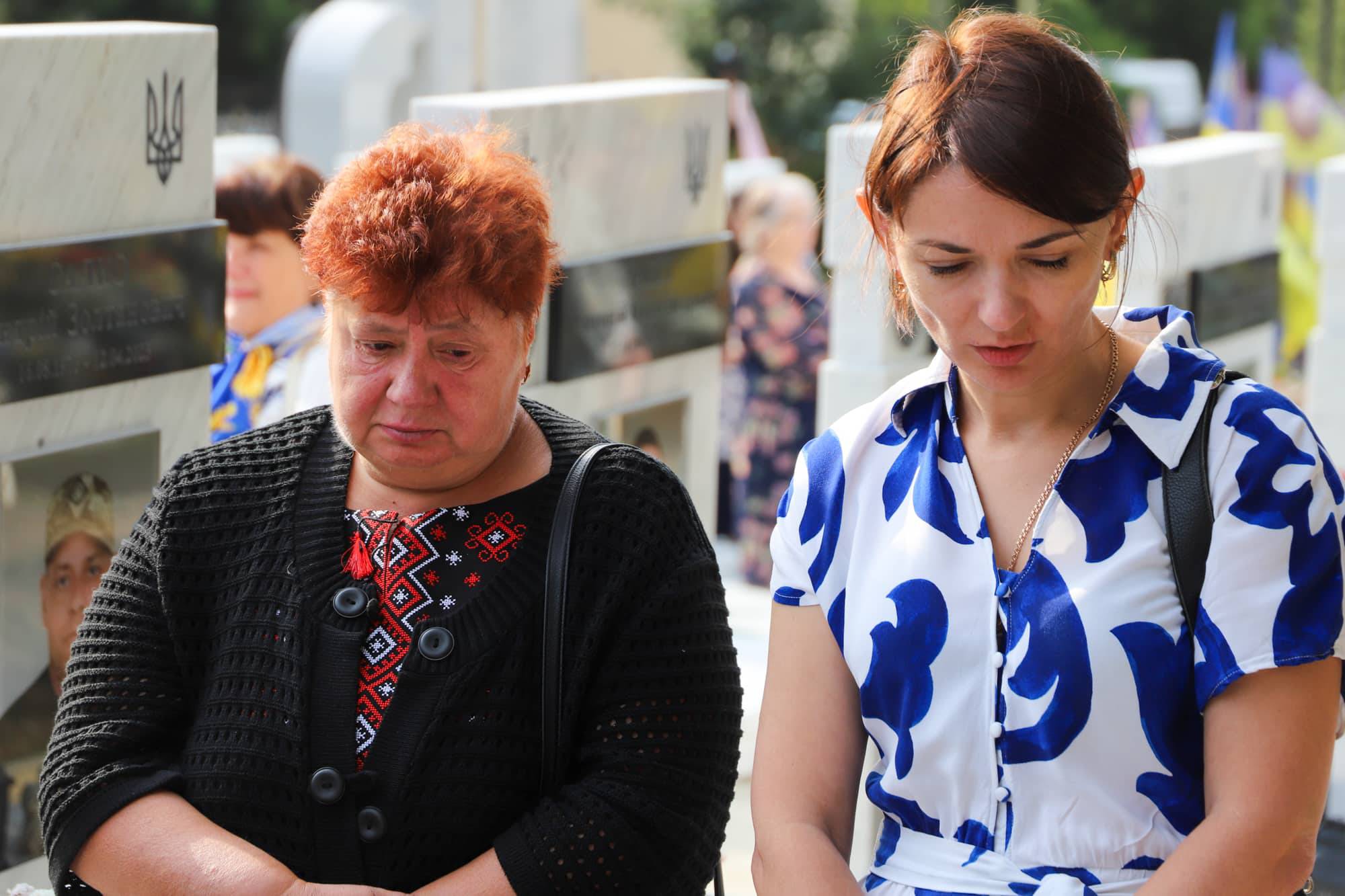 Пам’ятаємо тих, хто віддав життя за Україну – сьогодні Ужгород разом із усією Україною вшановує полеглих захисників
