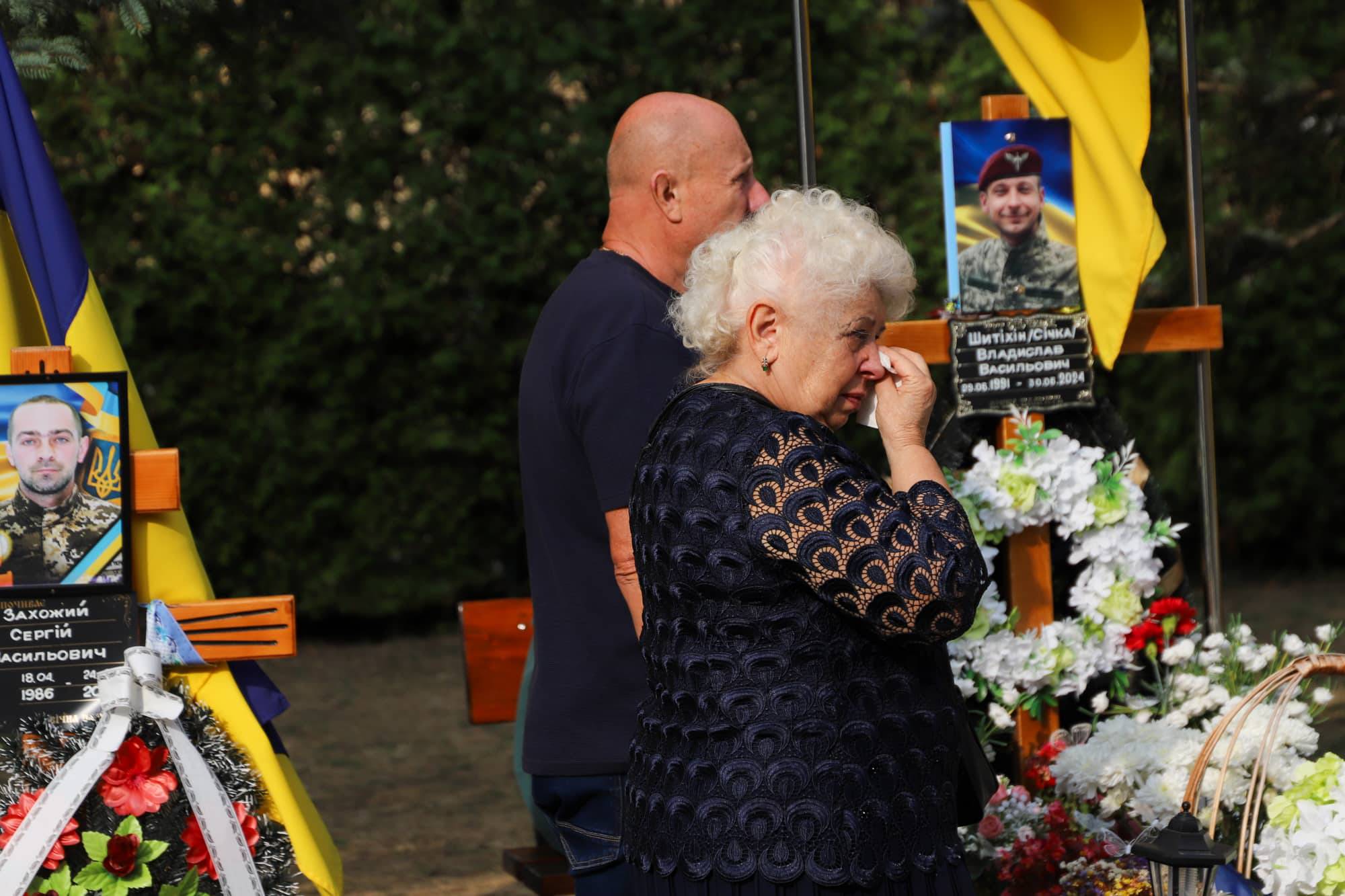 Пам’ятаємо тих, хто віддав життя за Україну – сьогодні Ужгород разом із усією Україною вшановує полеглих захисників