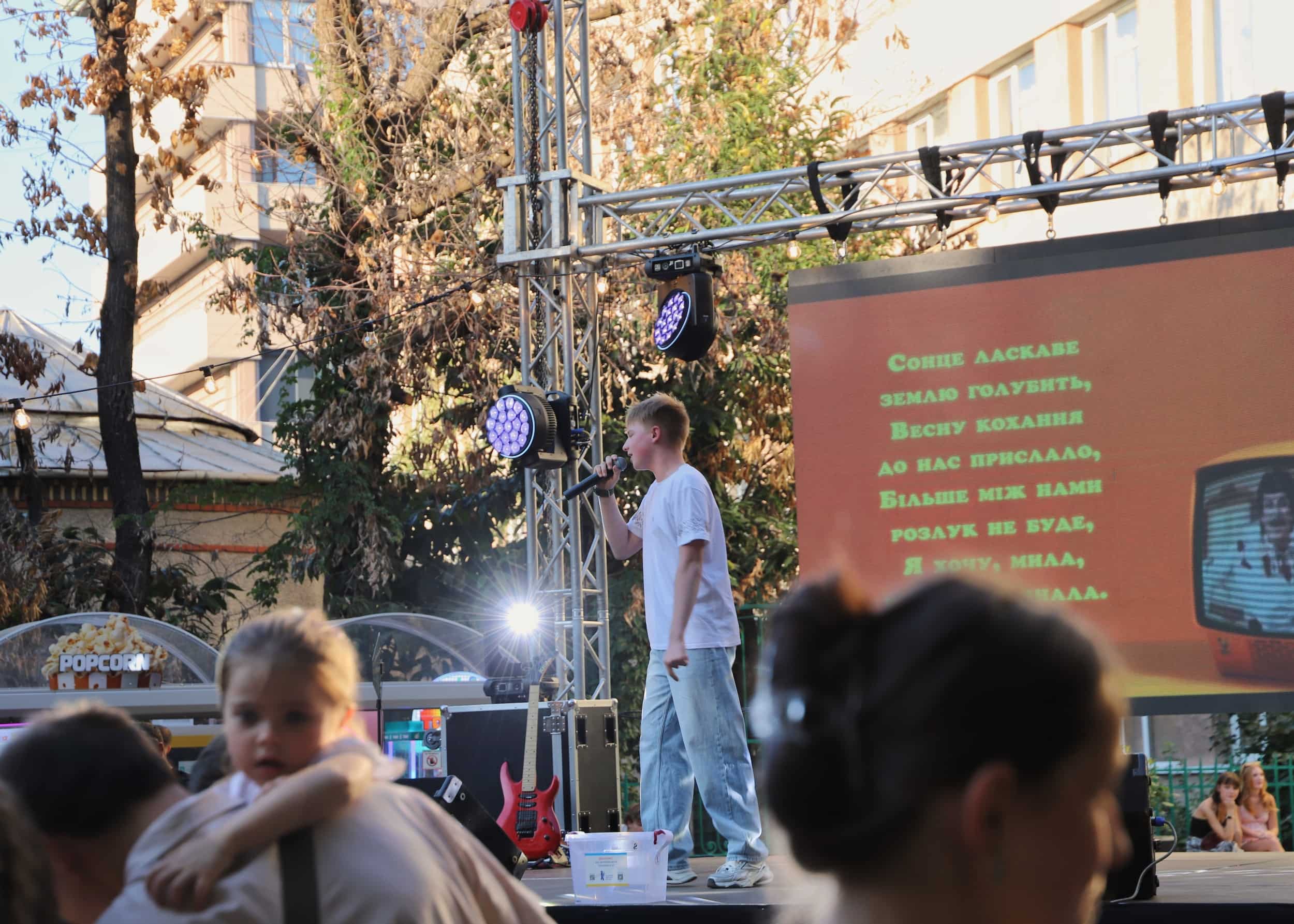 В Ужгороді відбувся благодійний концерт та вечір караоке