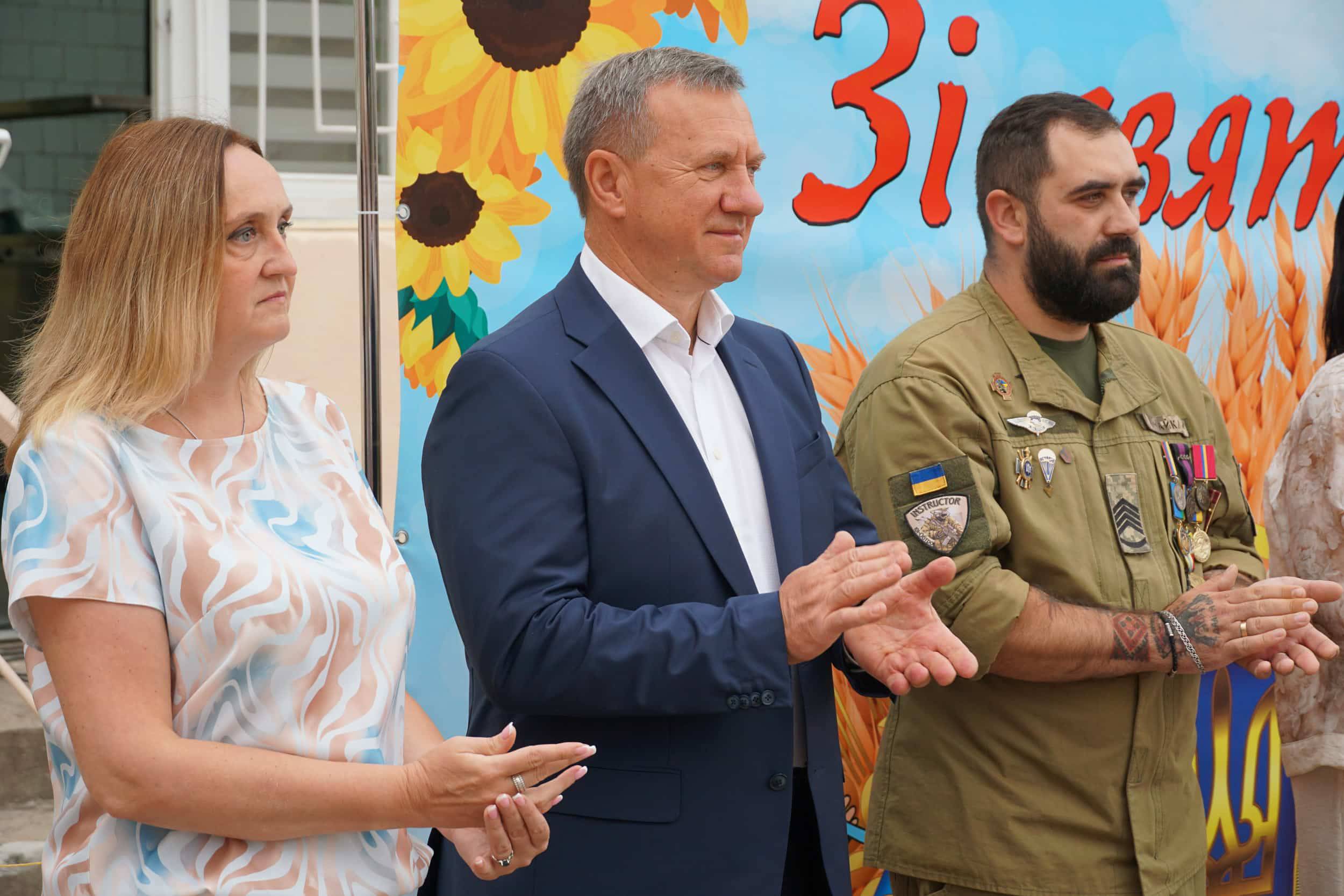 В Ужгороді пролунав перший дзвоник: новий навчальний рік розпочали понад 17 тисяч дітей