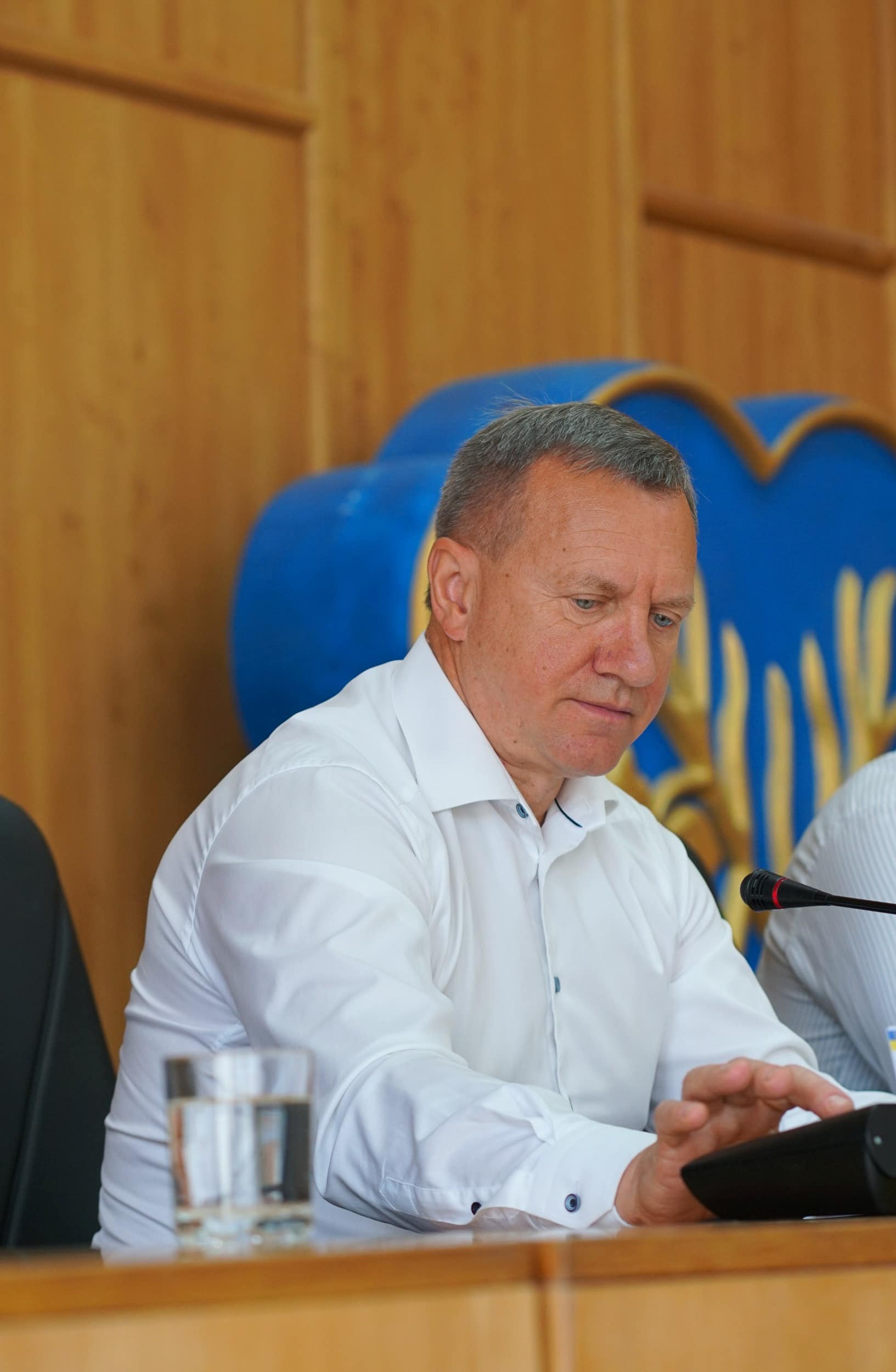 На позачерговій сесії 92 полеглим захисникам присвоїли звання «Почесний громадянин Ужгорода»
