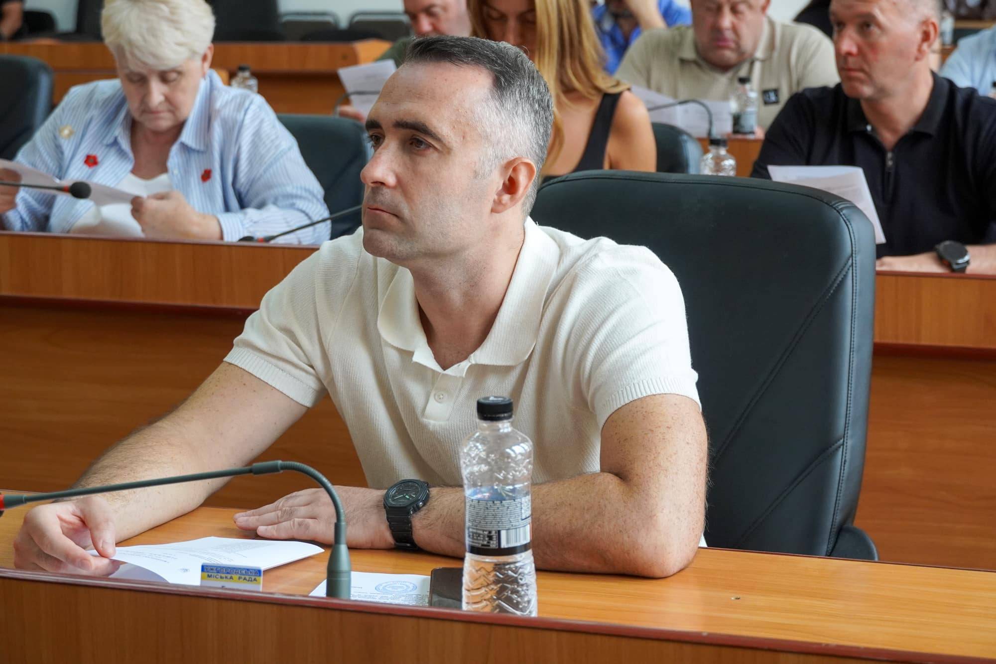 На позачерговій сесії 92 полеглим захисникам присвоїли звання «Почесний громадянин Ужгорода»