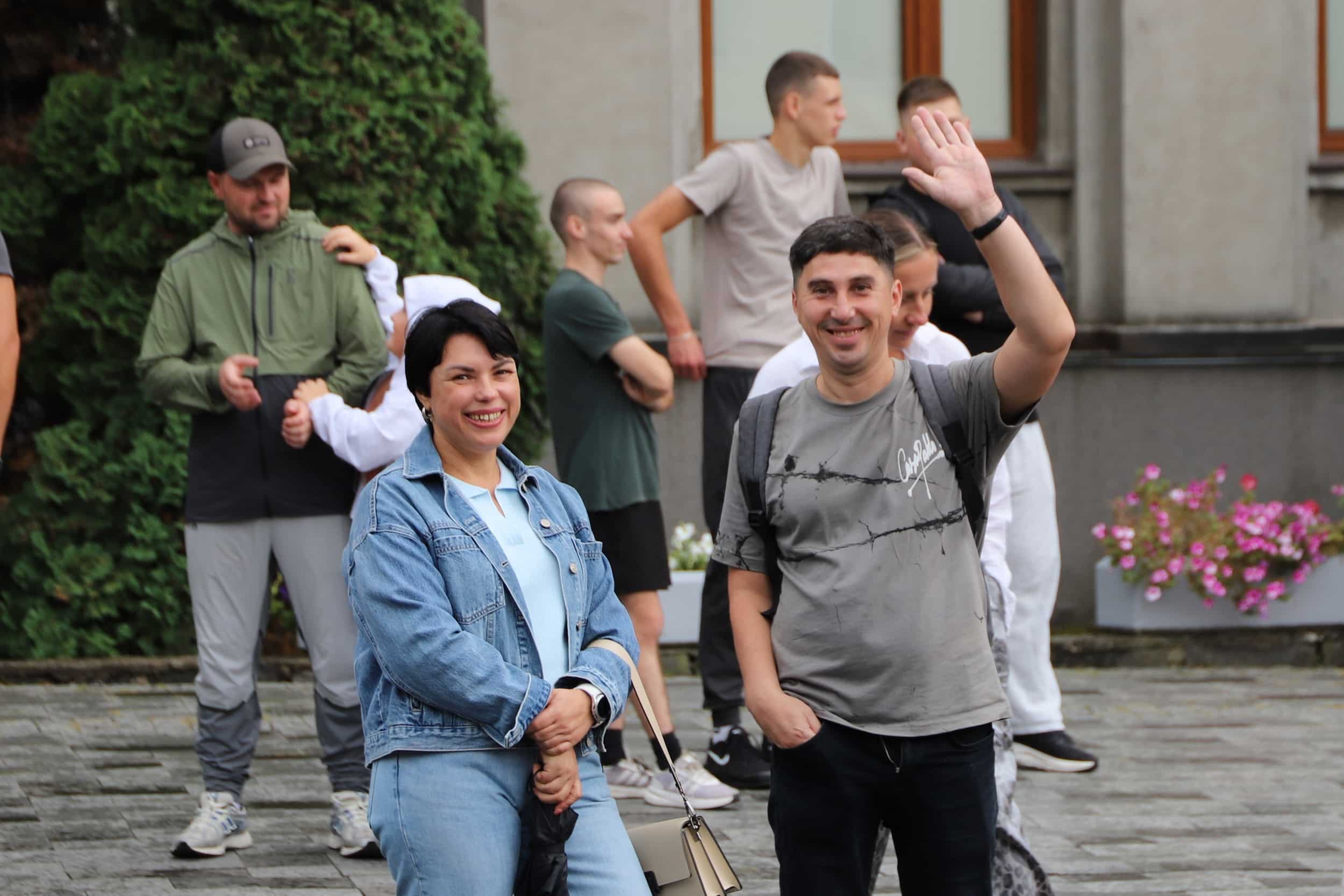 Прапори 26 країн і 25-метровий прапор України: в Ужгороді відбувся «Парад націй» Gold Wing