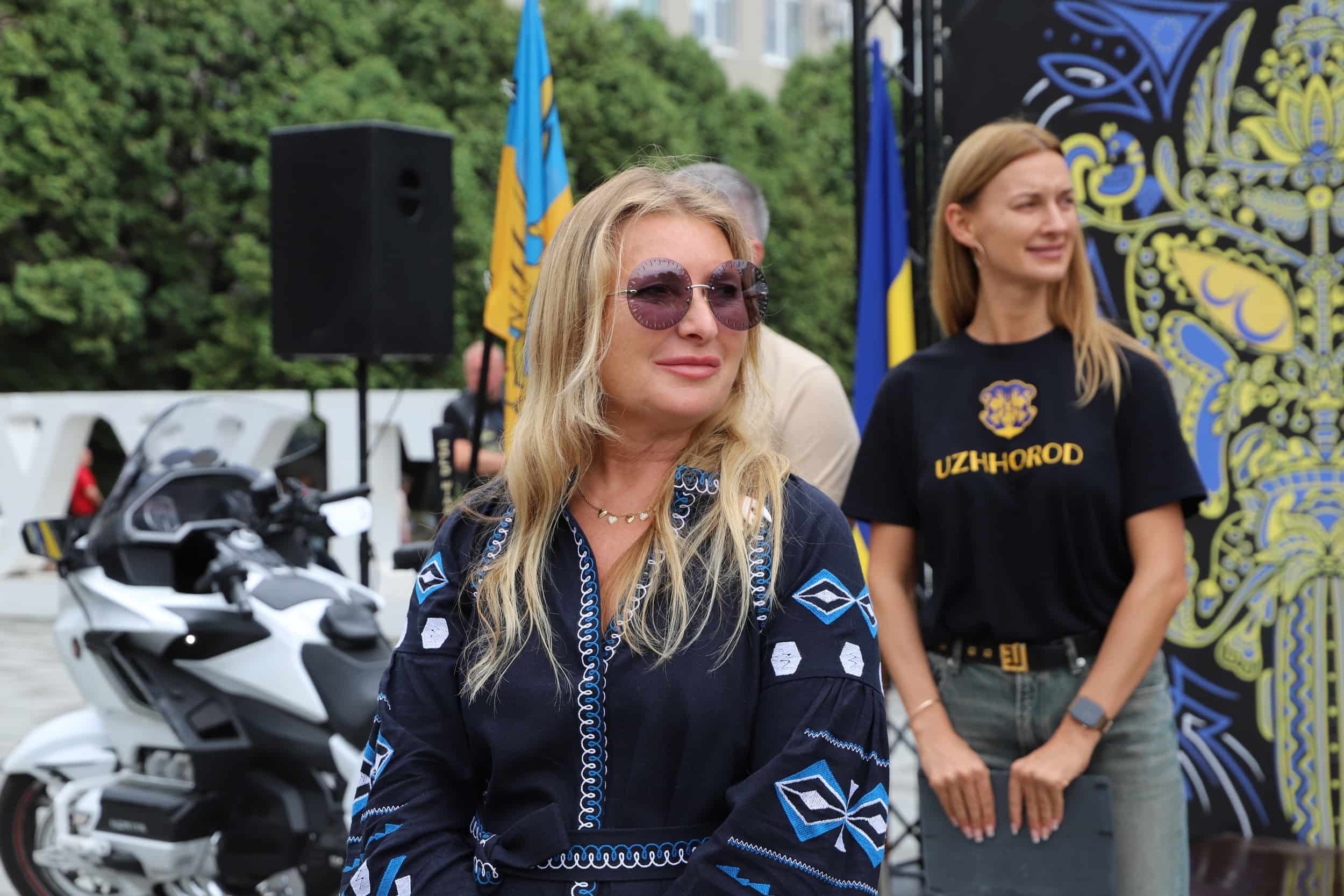 Прапори 26 країн і 25-метровий прапор України: в Ужгороді відбувся «Парад націй» Gold Wing