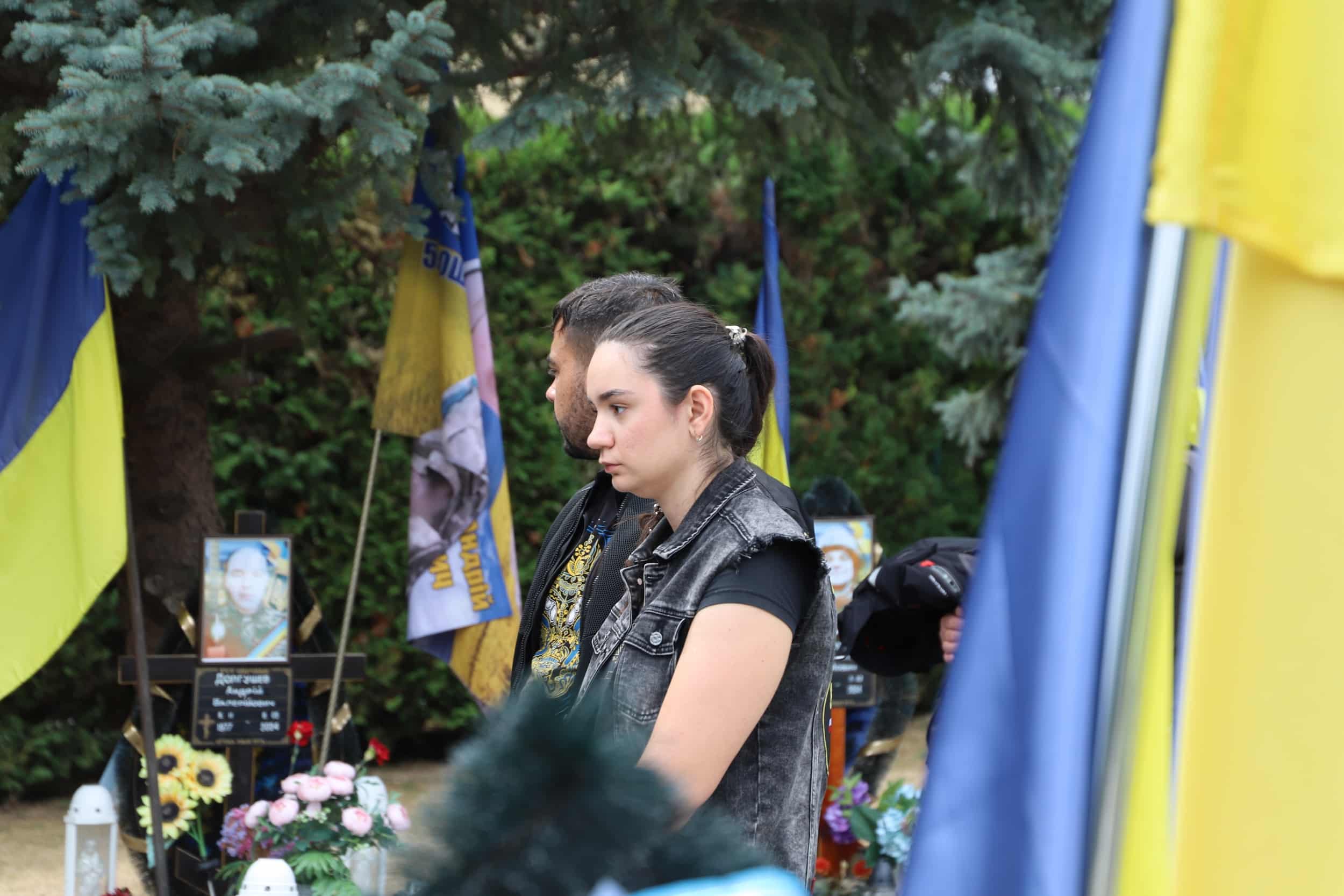 Прапори 26 країн і 25-метровий прапор України: в Ужгороді відбувся «Парад націй» Gold Wing