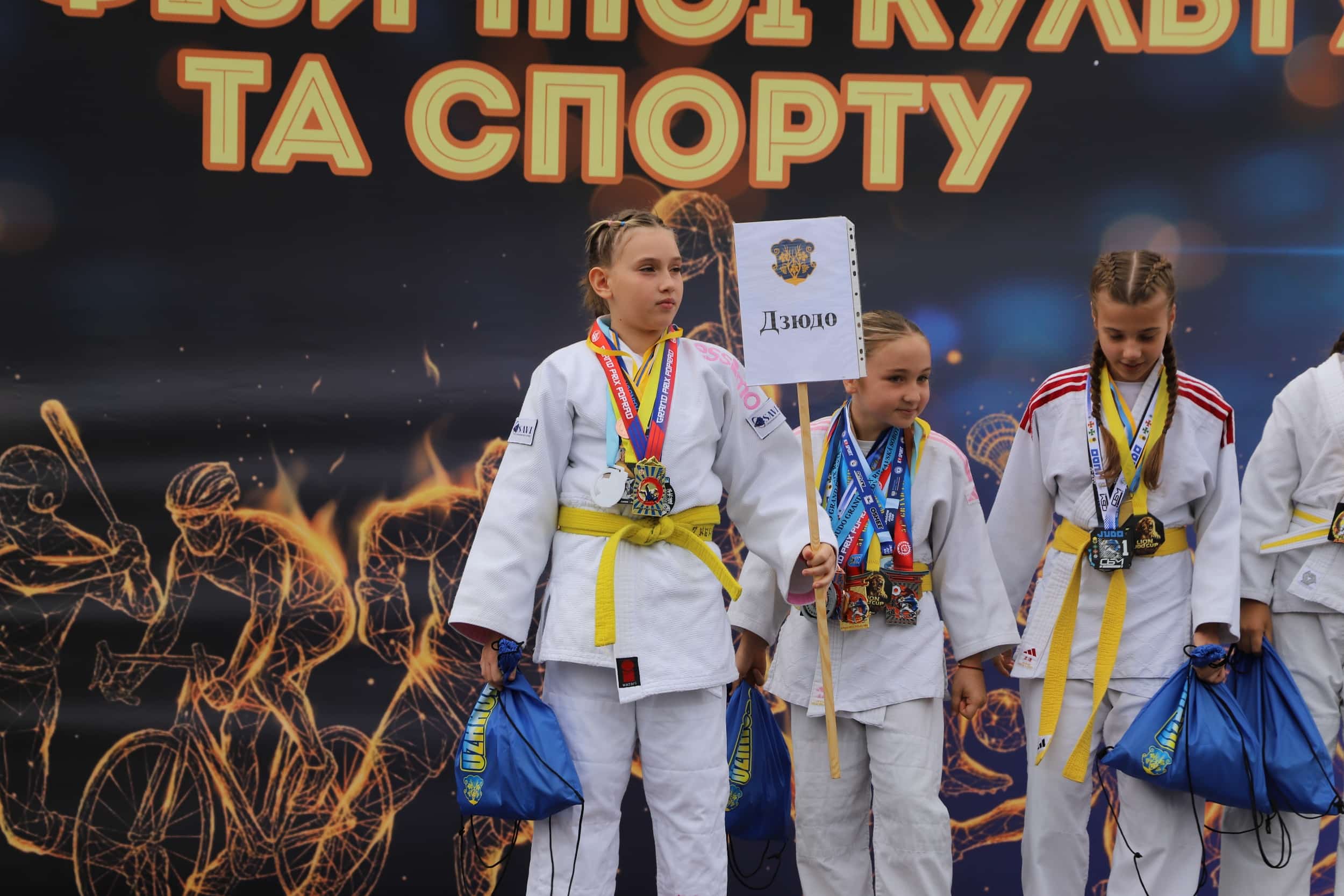 Близько 800 спортсменів пройшли центром Ужгорода під час «Ходи чемпіонів»
