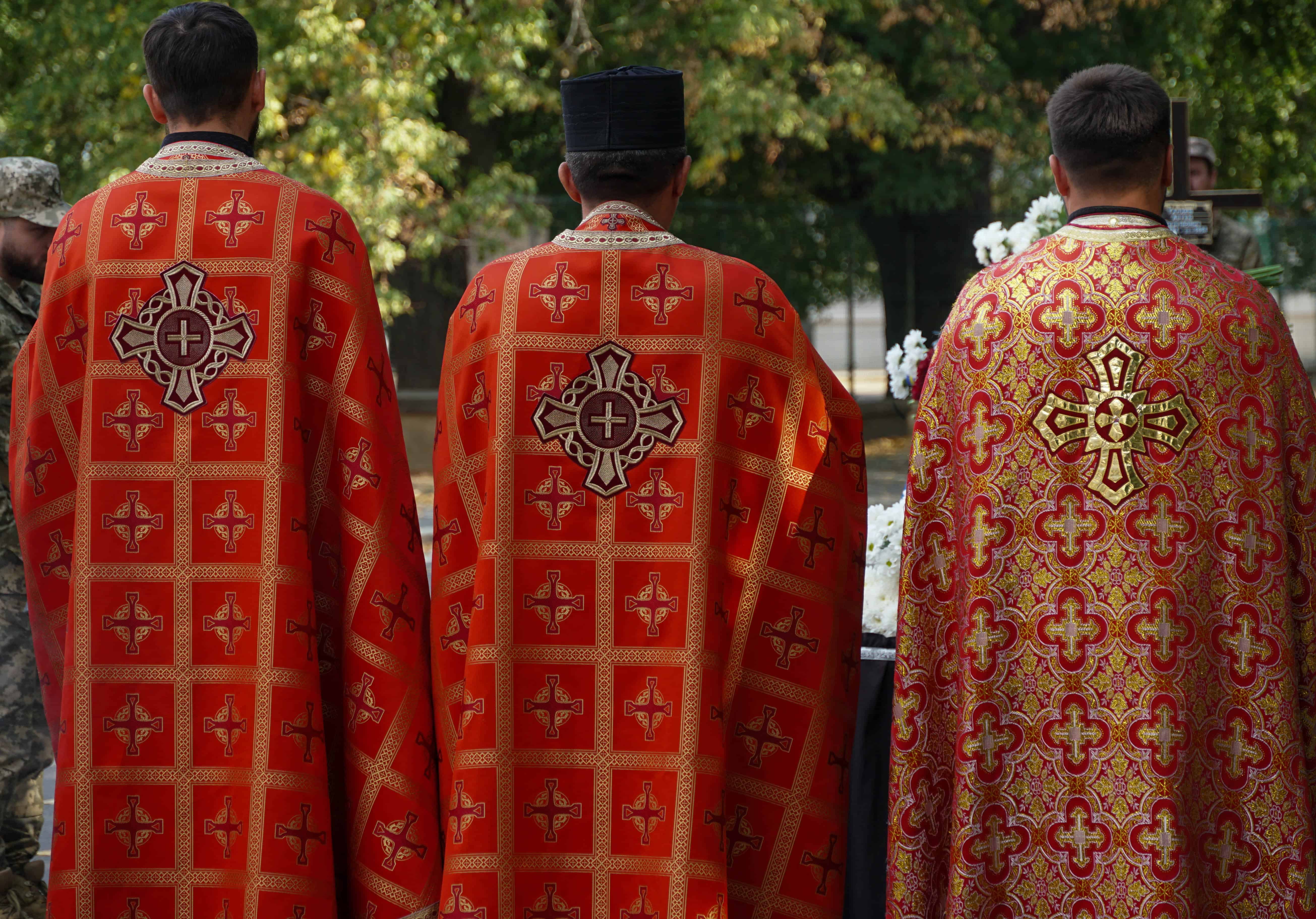 Майже два роки пошуків і надії: в Ужгороді сьогодні поховали 41-річного солдата Артема Талаєва