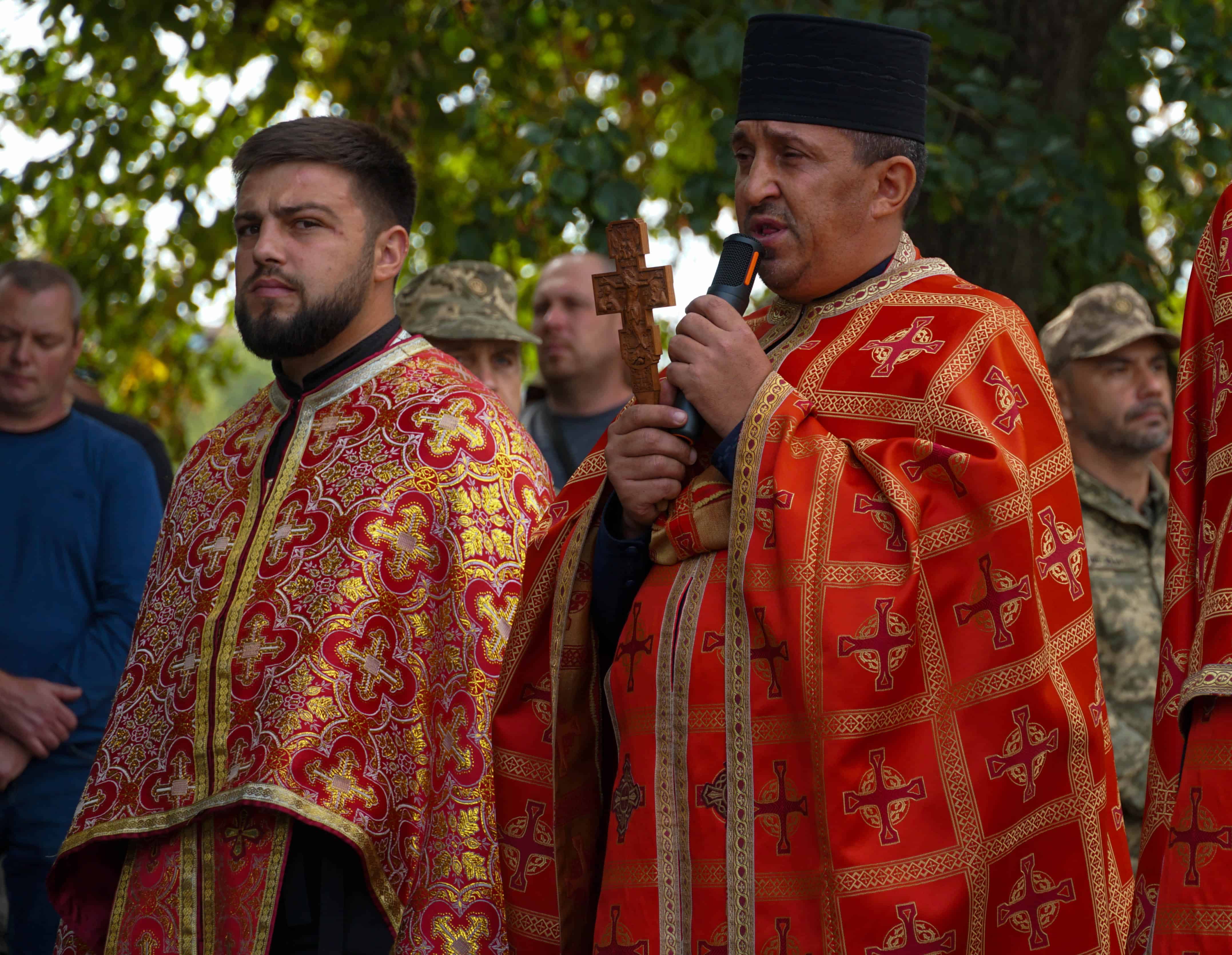 Майже два роки пошуків і надії: в Ужгороді сьогодні поховали 41-річного солдата Артема Талаєва