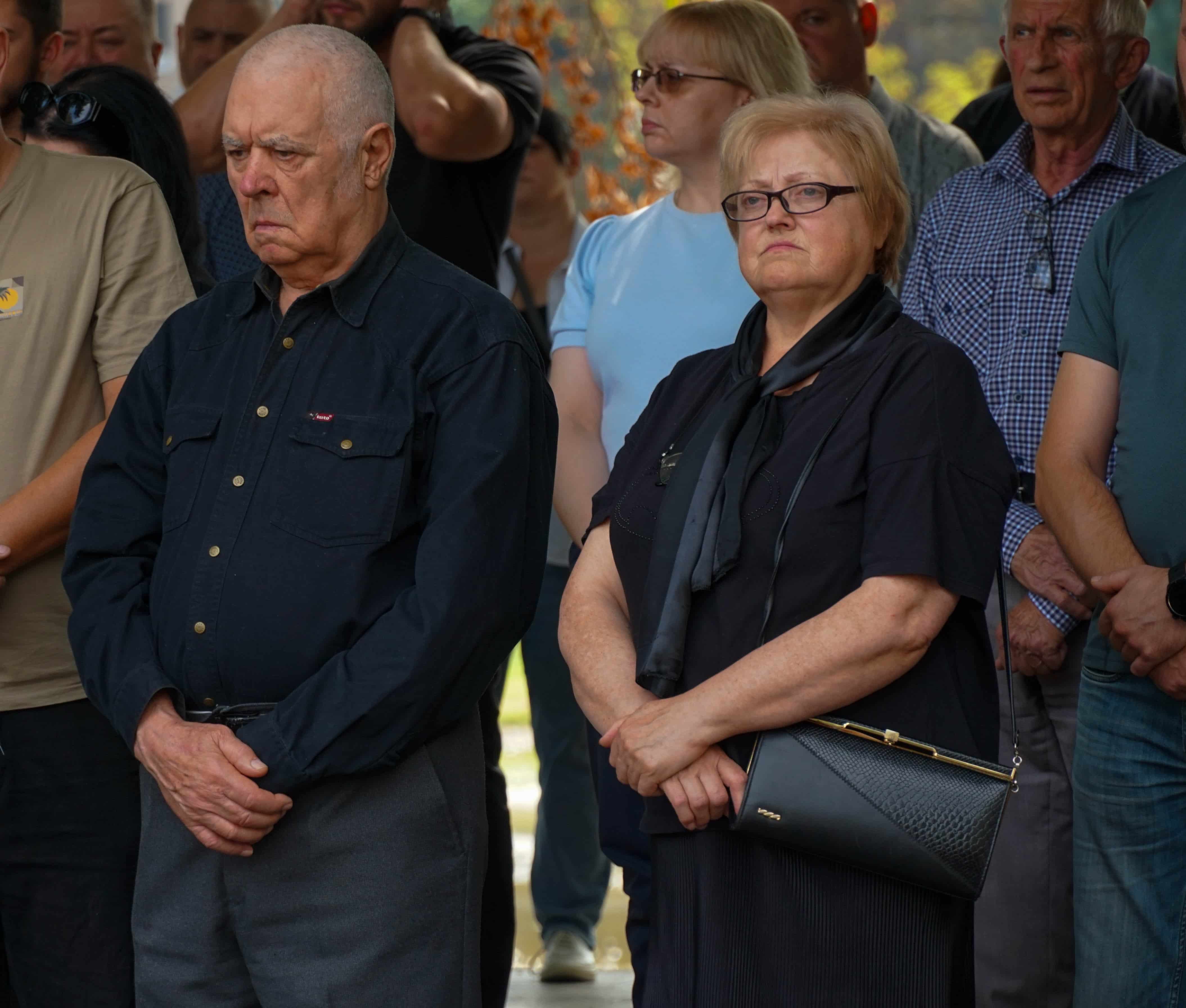 Майже два роки пошуків і надії: в Ужгороді сьогодні поховали 41-річного солдата Артема Талаєва