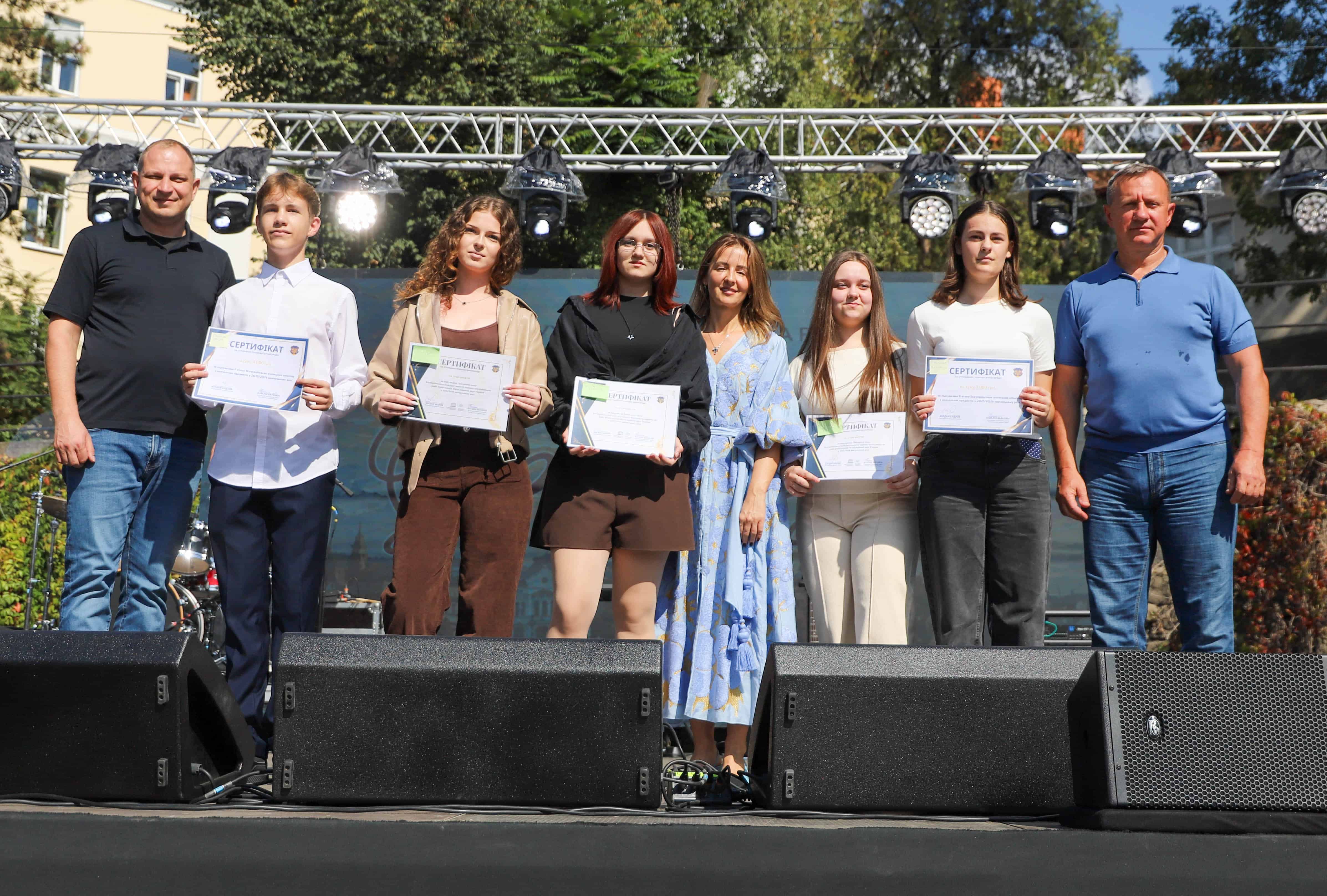 Від МАН до всеукраїнських олімпіад: в Ужгороді нагородили юних переможців