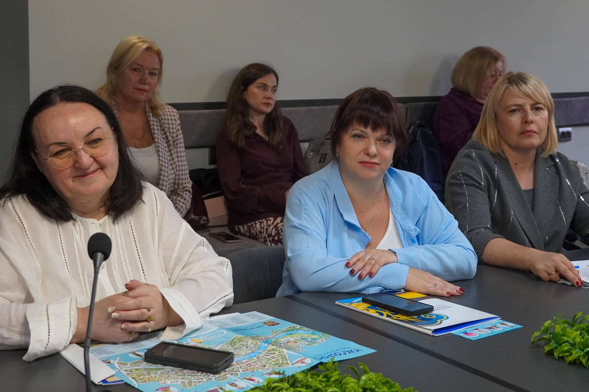 В Ужгородській міській раді відбулася зустріч у межах обмінного візиту «Роль недержавних організацій у підтримці жіночого лідерства та економічної незалежності жінок»