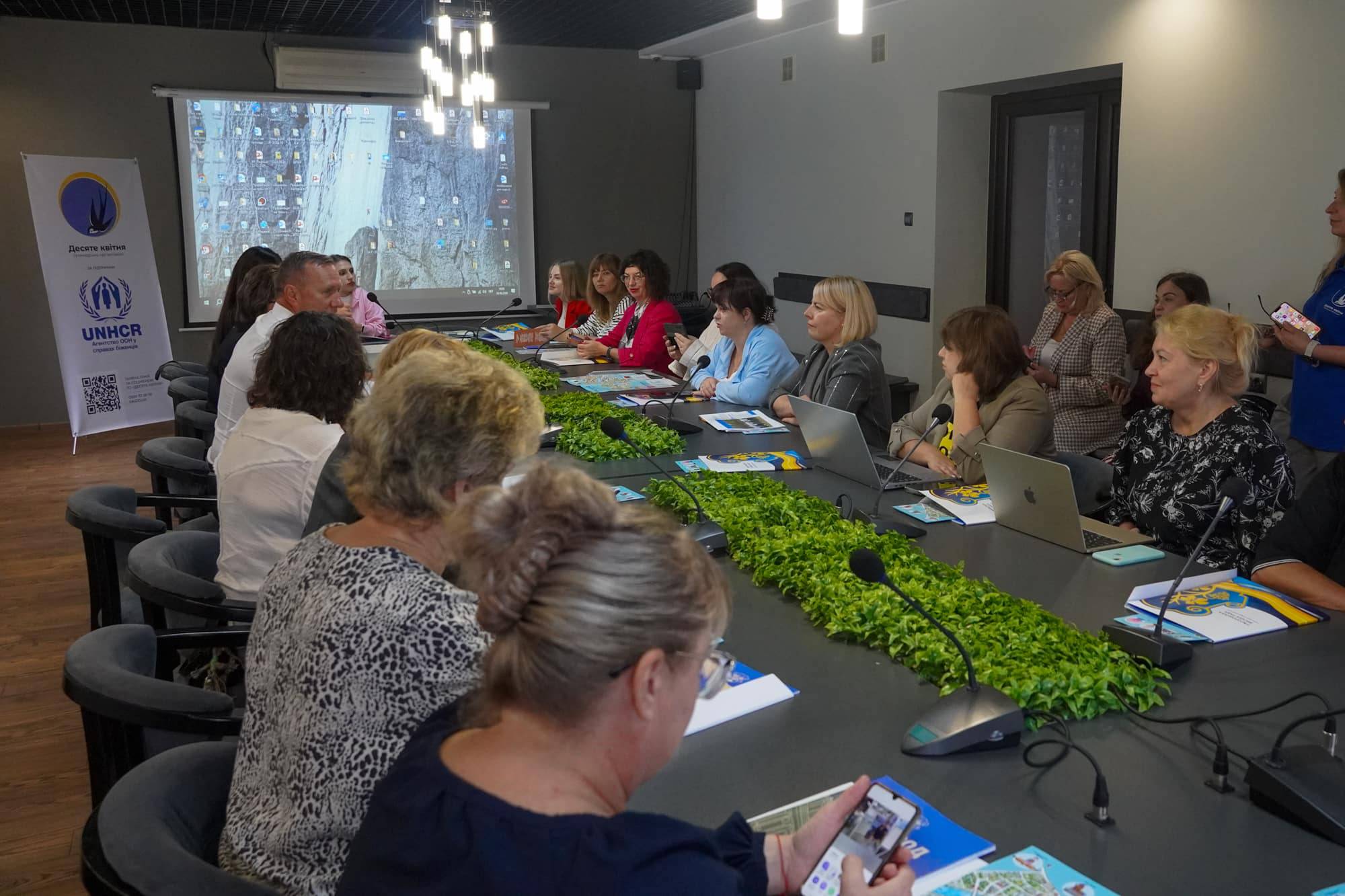 В Ужгородській міській раді відбулася зустріч у межах обмінного візиту «Роль недержавних організацій у підтримці жіночого лідерства та економічної незалежності жінок»