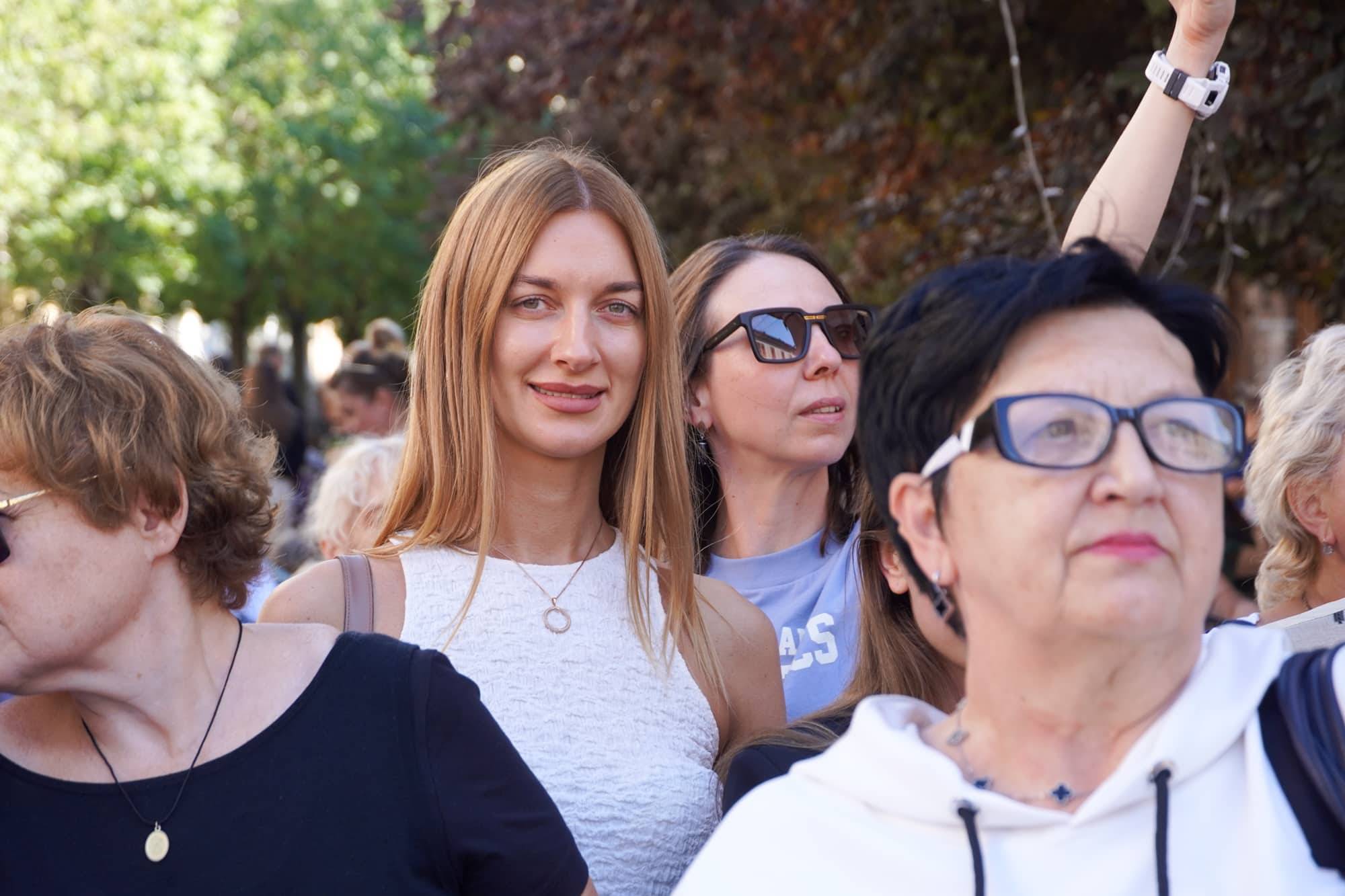 Ужгород знову перенісся у минуле: вулицями міста пройшло закарпатське весілля