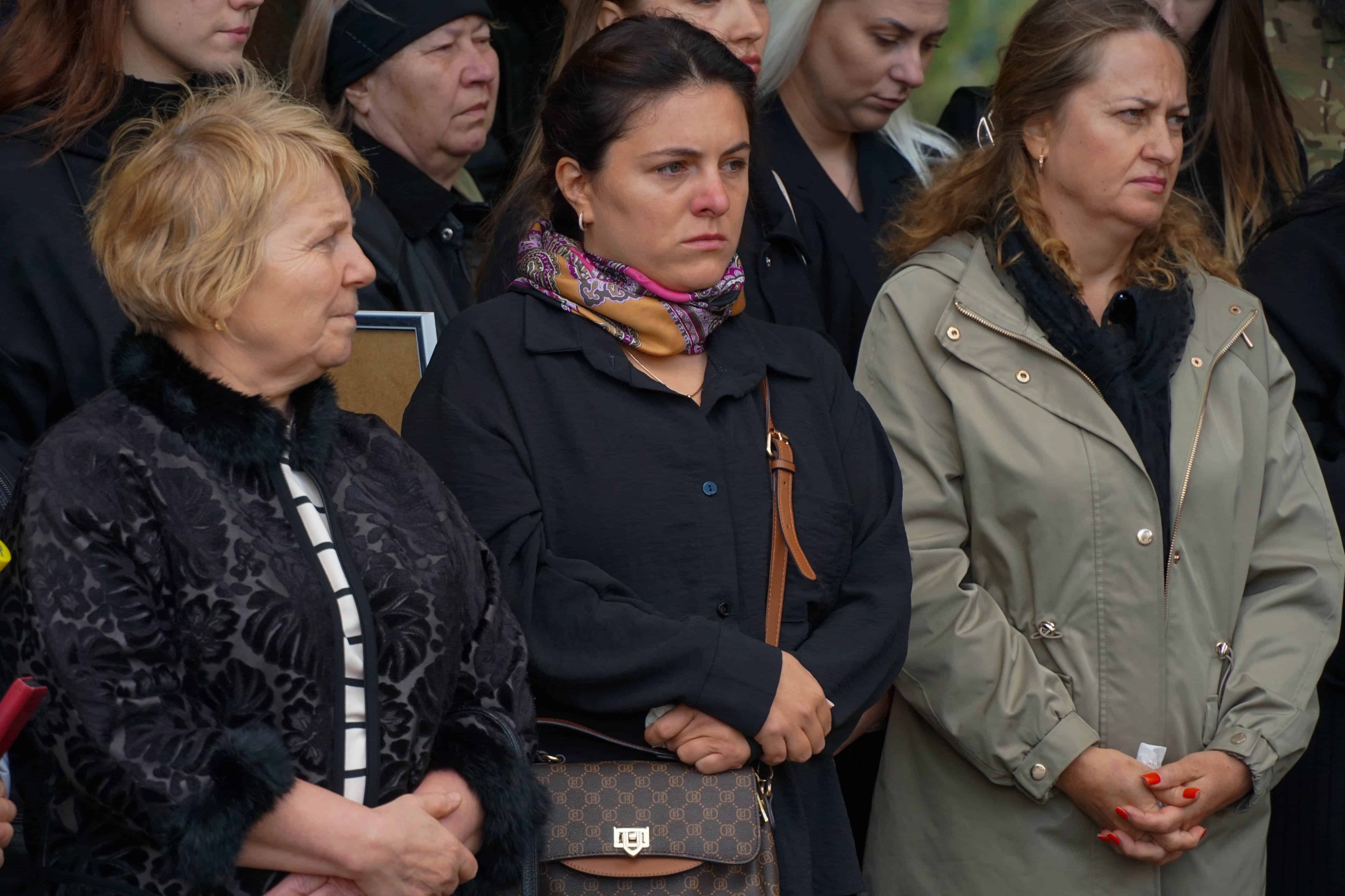 Повернувся «на щиті»: Ужгород сьогодні попрощався зі ще одним Героєм – 24-річним солдатом Олегом Вороном