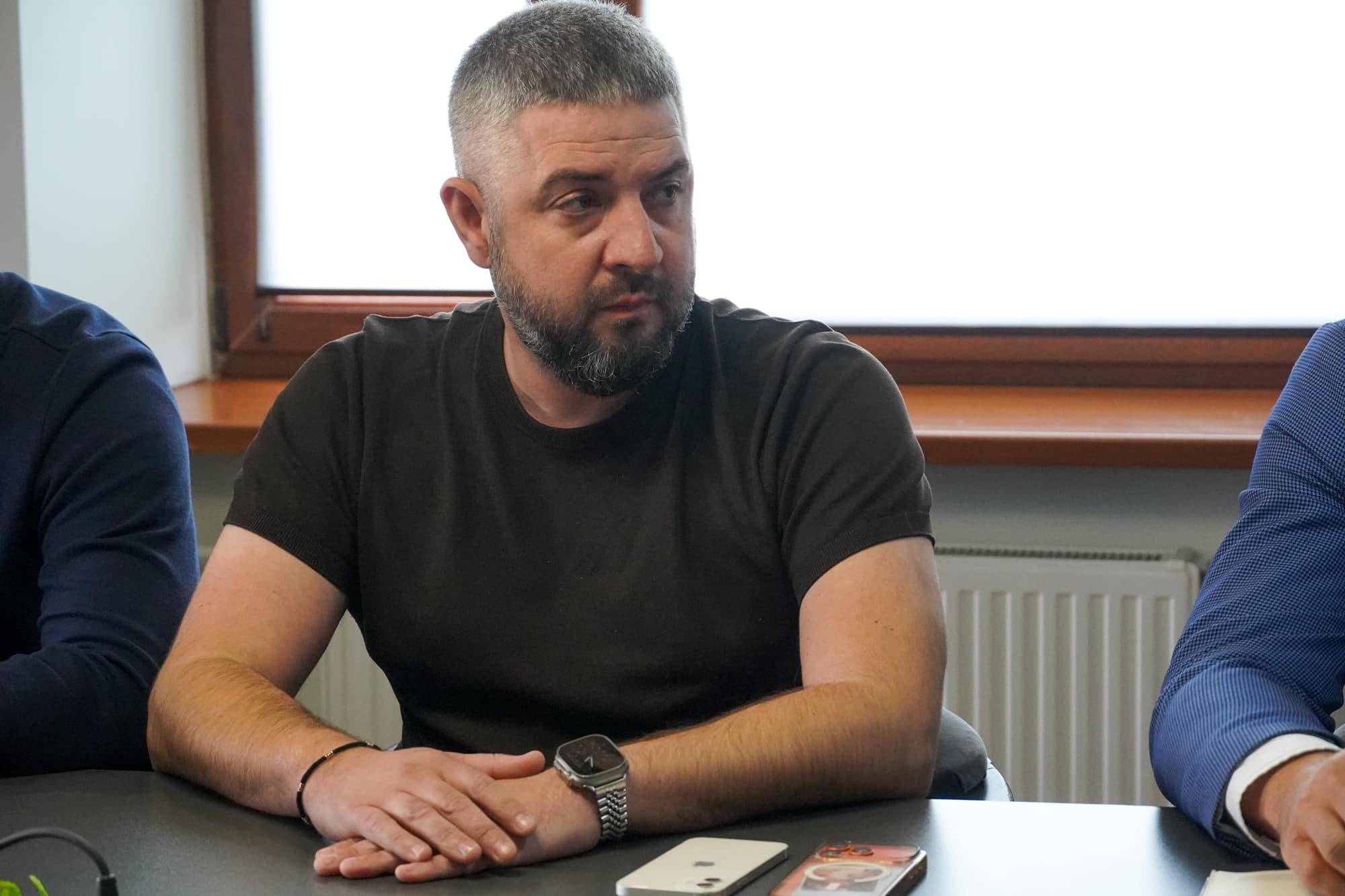 В Ужгородській міській раді під головуванням міського голови Богдана Андріїва відбулася робоча зустріч із представниками будівельного бізнесу, які здійснюють діяльність на території міста