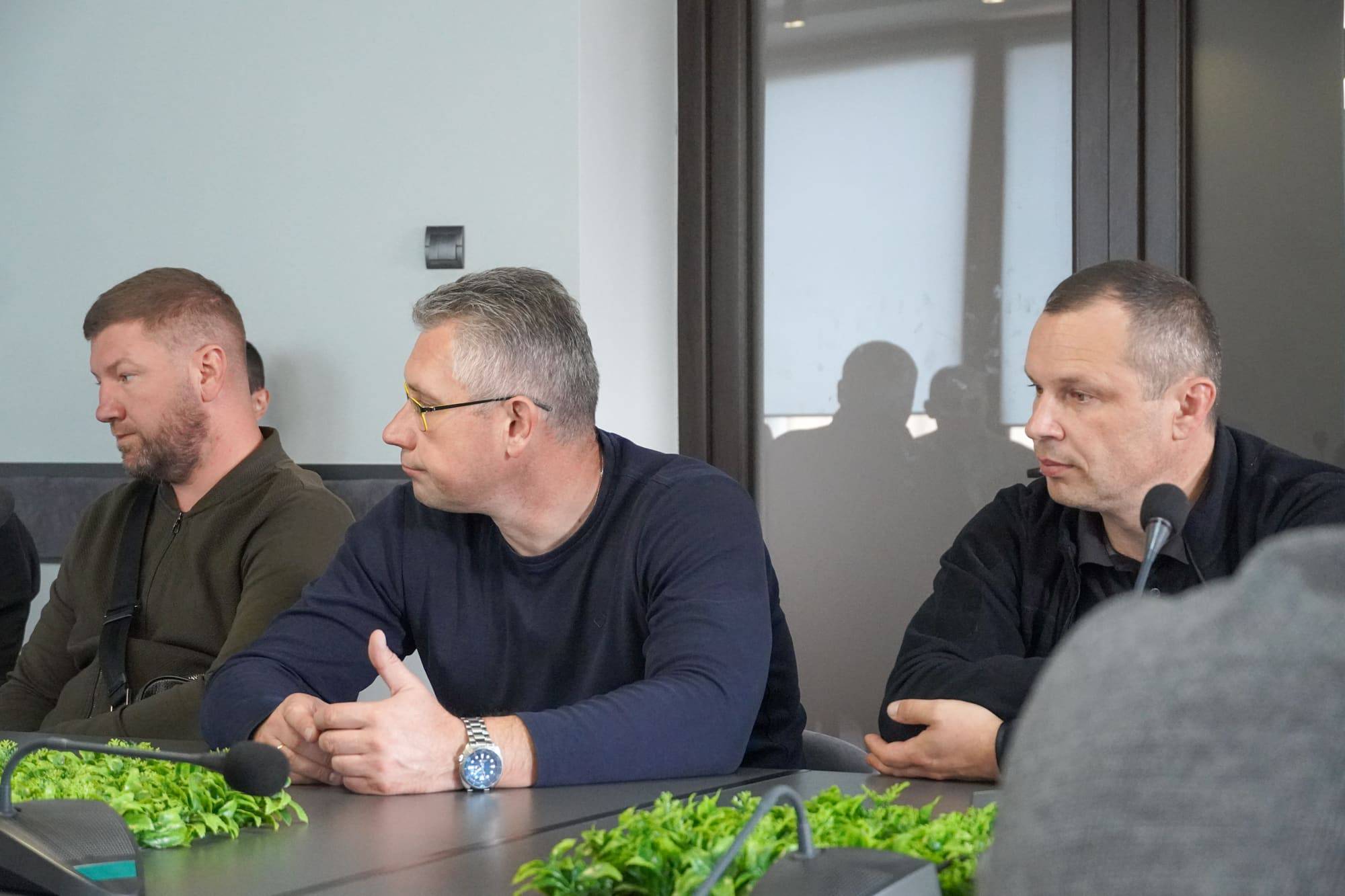 В Ужгородській міській раді під головуванням міського голови Богдана Андріїва відбулася робоча зустріч із представниками будівельного бізнесу, які здійснюють діяльність на території міста