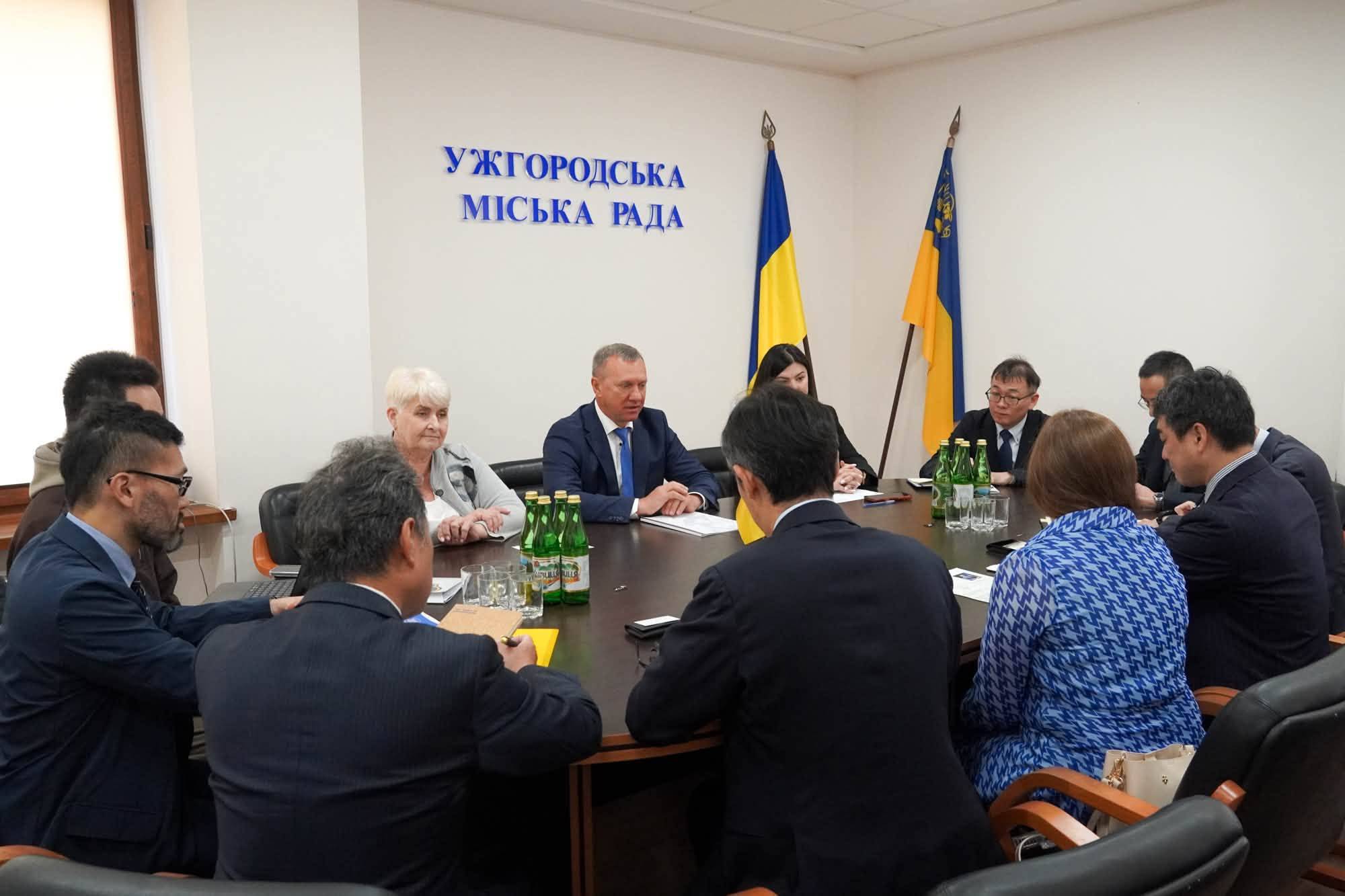 Розвиток двосторонньої економічної співпраці між Ужгородом та Японією: про це сьогодні говорили в міській раді