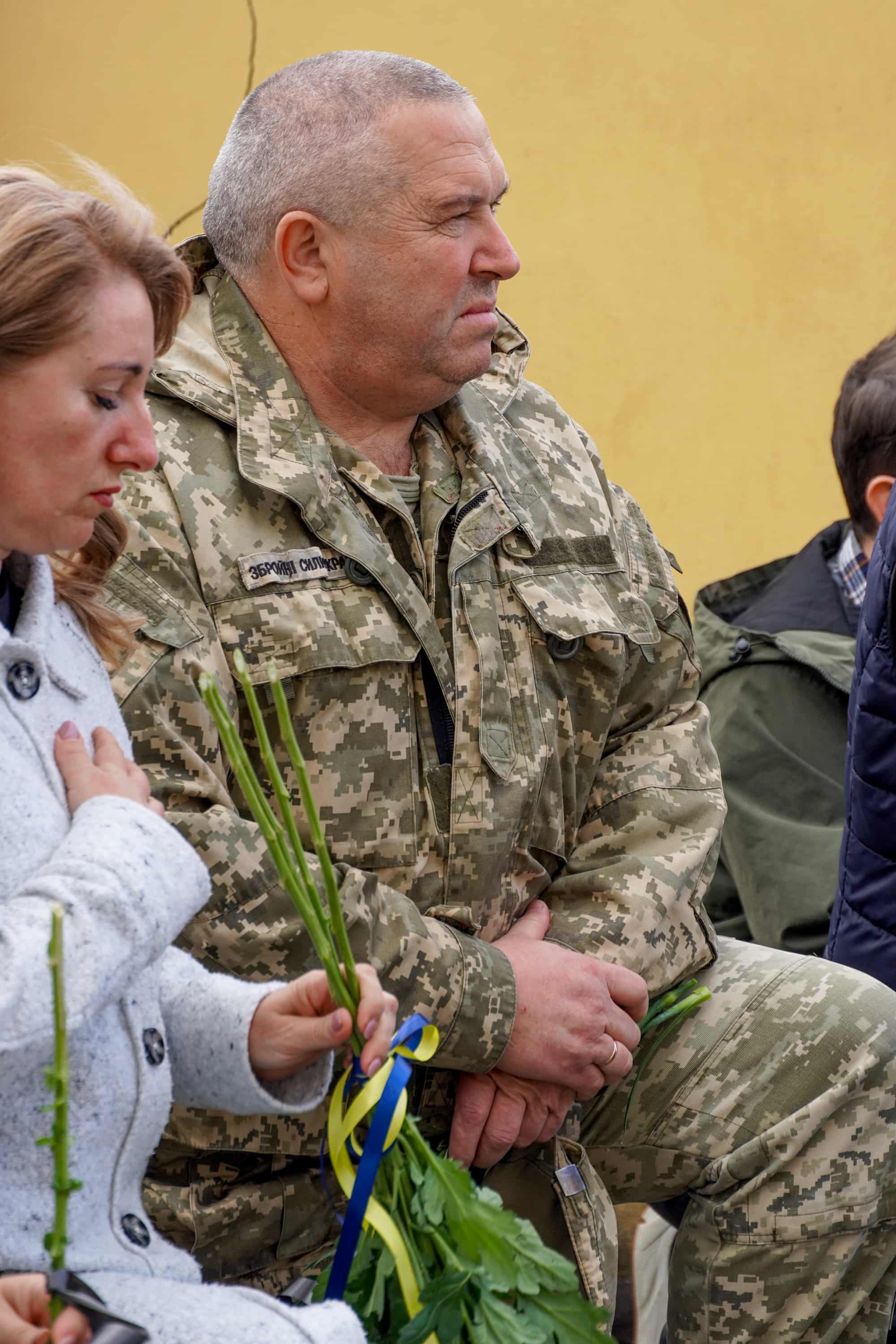 До останнього залишався там, де був потрібен побратимам та рідній Україні: з таким Героєм – 52-річним старшим солдатом Юрієм Сабо – сьогодні попрощався Ужгород