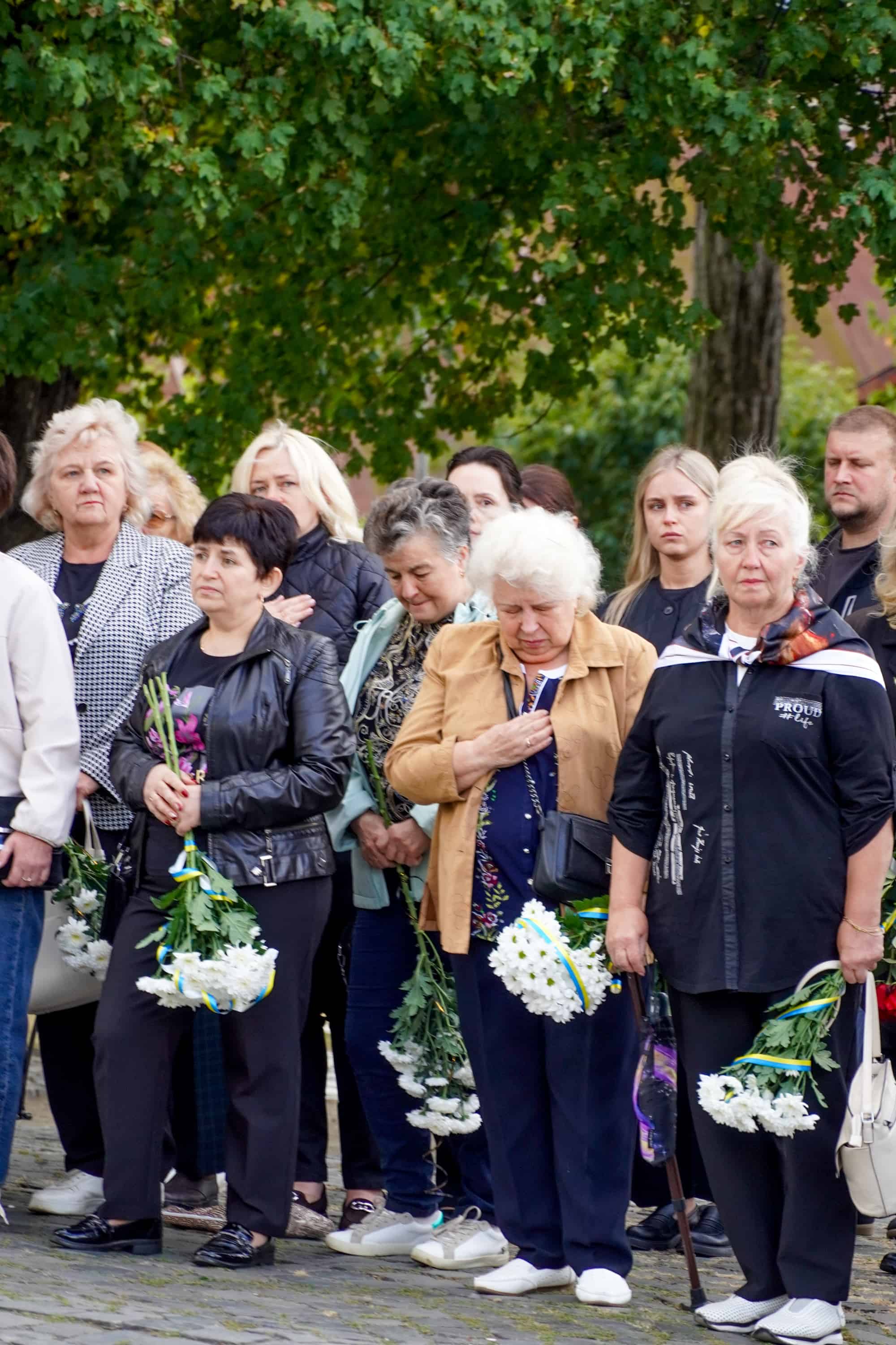 До останнього залишався там, де був потрібен побратимам та рідній Україні: з таким Героєм – 52-річним старшим солдатом Юрієм Сабо – сьогодні попрощався Ужгород
