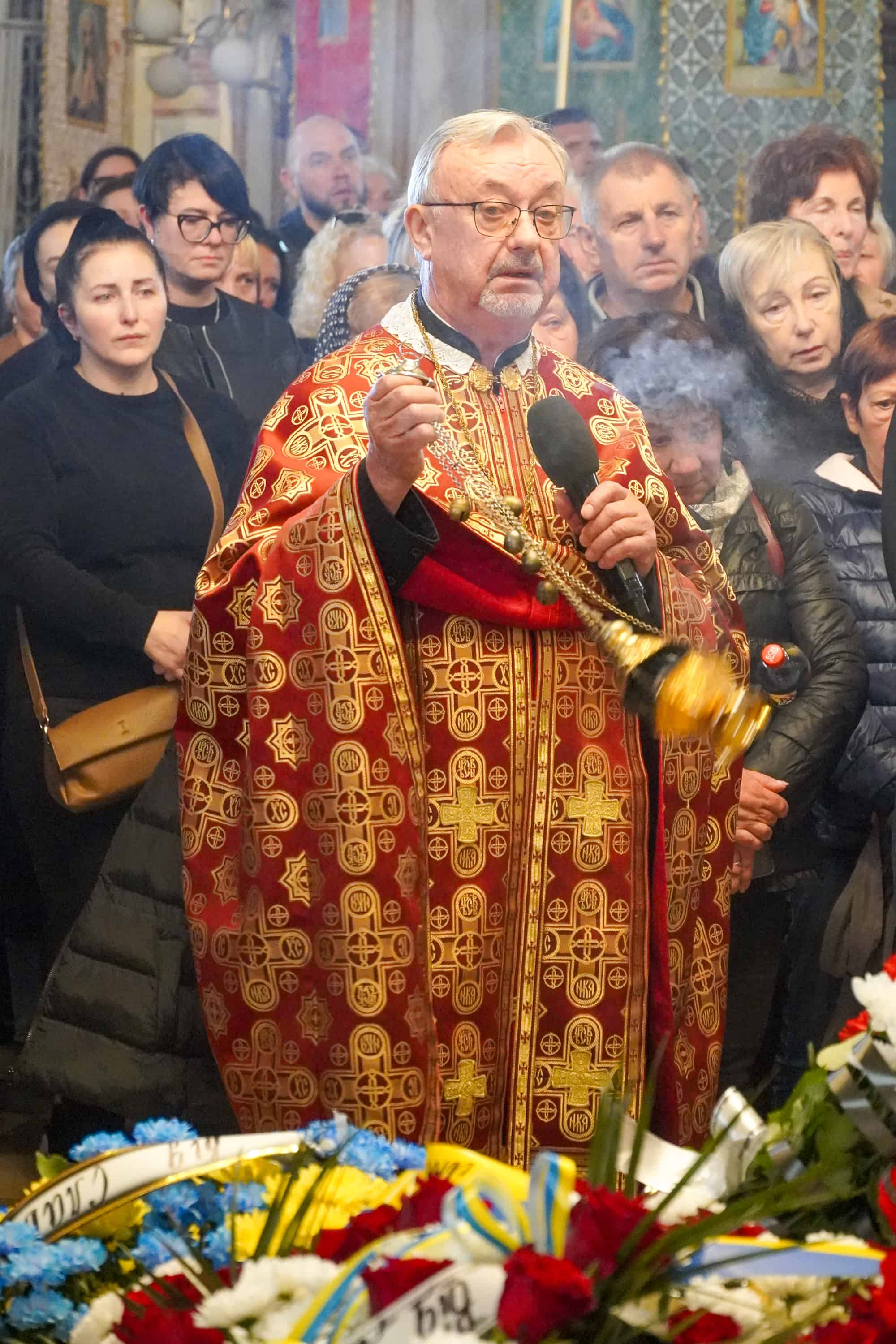 До останнього залишався там, де був потрібен побратимам та рідній Україні: з таким Героєм – 52-річним старшим солдатом Юрієм Сабо – сьогодні попрощався Ужгород
