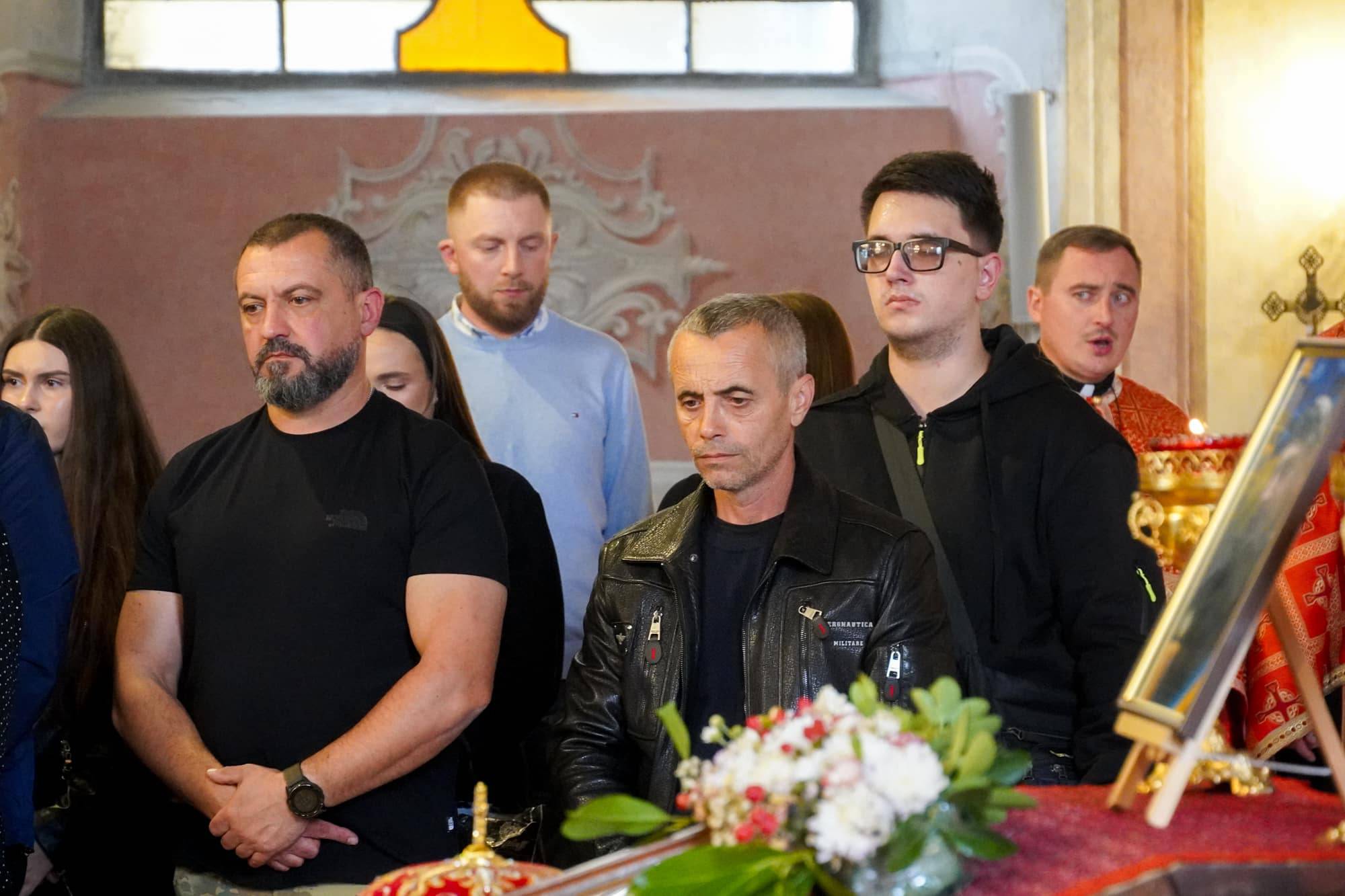 До останнього залишався там, де був потрібен побратимам та рідній Україні: з таким Героєм – 52-річним старшим солдатом Юрієм Сабо – сьогодні попрощався Ужгород