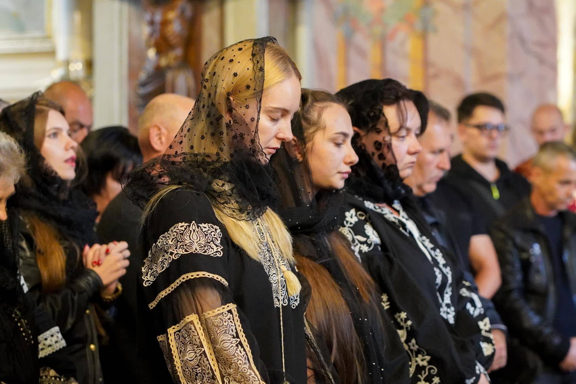 До останнього залишався там, де був потрібен побратимам та рідній Україні: з таким Героєм – 52-річним старшим солдатом Юрієм Сабо – сьогодні попрощався Ужгород