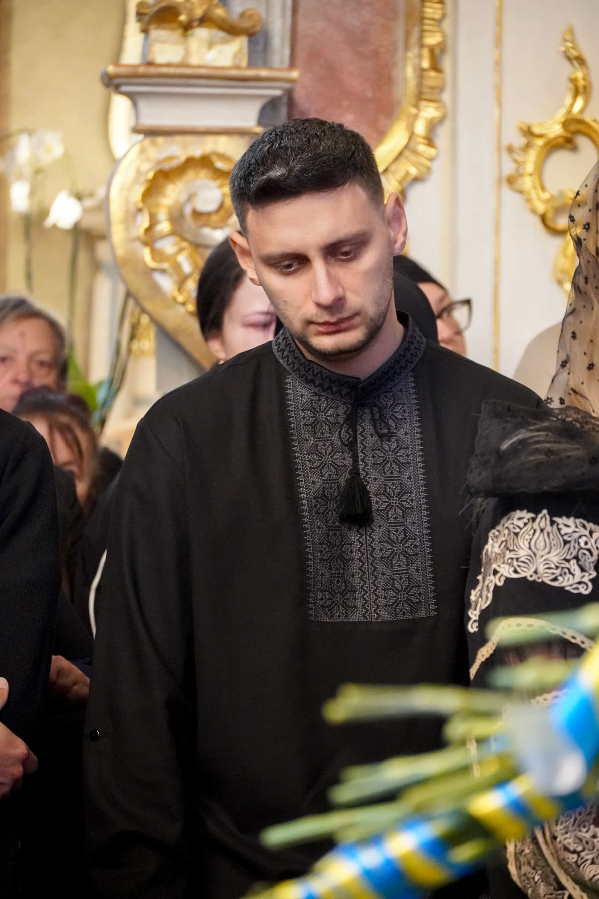До останнього залишався там, де був потрібен побратимам та рідній Україні: з таким Героєм – 52-річним старшим солдатом Юрієм Сабо – сьогодні попрощався Ужгород