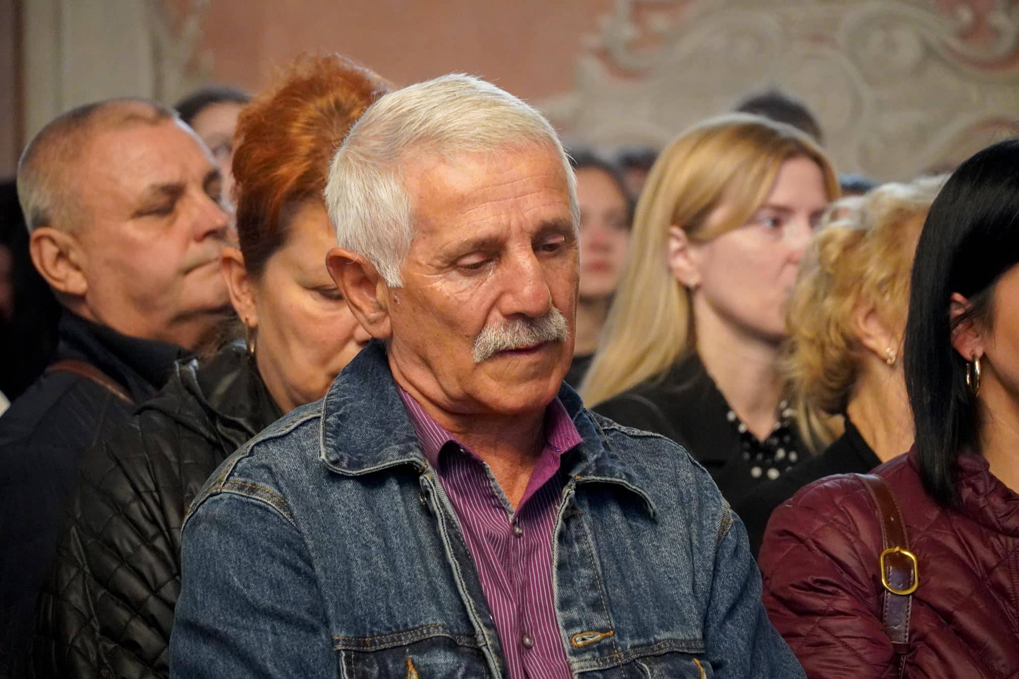 До останнього залишався там, де був потрібен побратимам та рідній Україні: з таким Героєм – 52-річним старшим солдатом Юрієм Сабо – сьогодні попрощався Ужгород