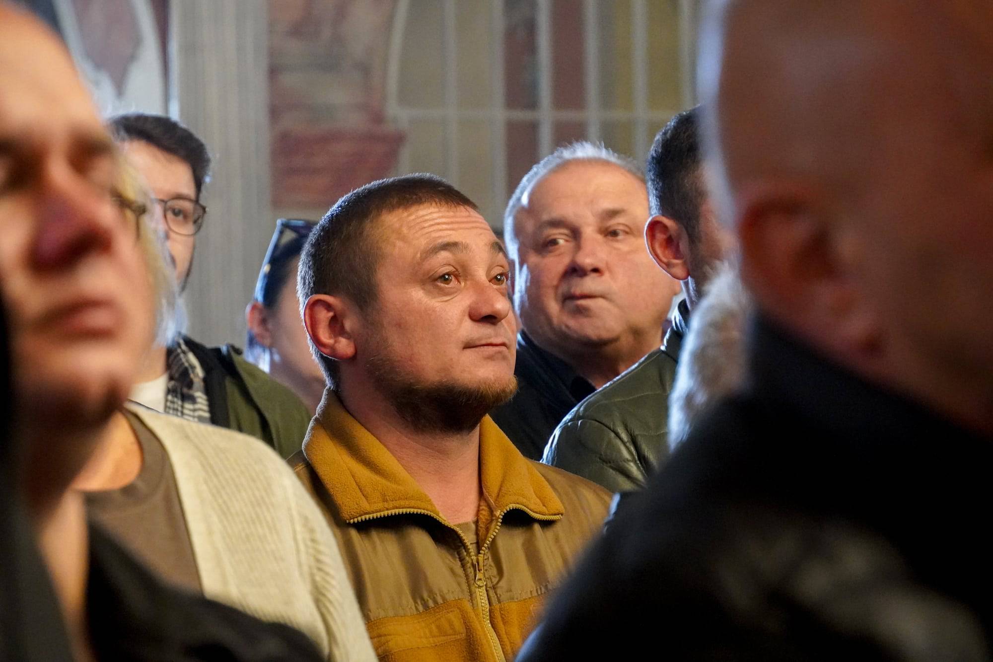 До останнього залишався там, де був потрібен побратимам та рідній Україні: з таким Героєм – 52-річним старшим солдатом Юрієм Сабо – сьогодні попрощався Ужгород