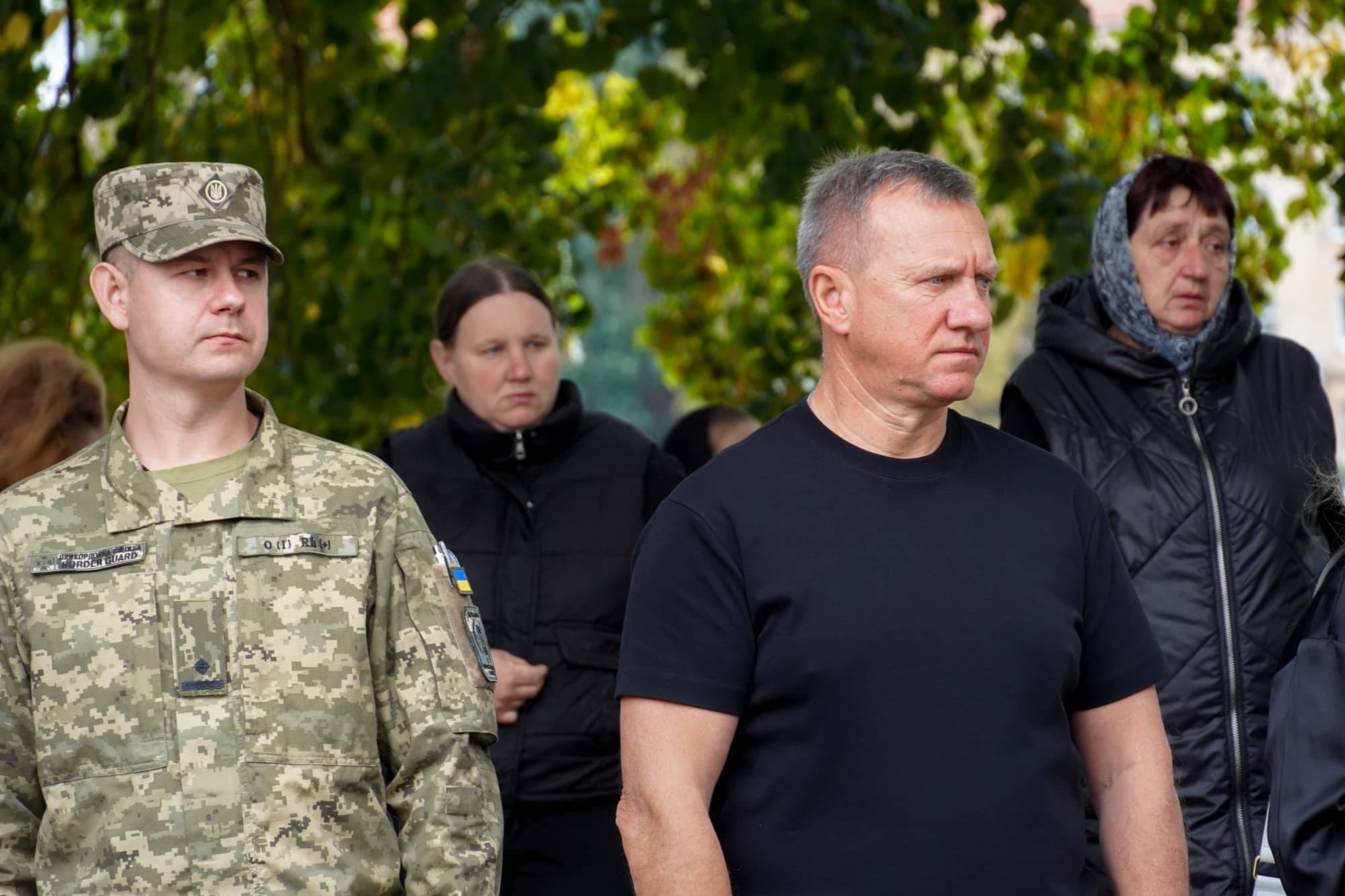 Його повернення рідні чекали більше року: в Ужгороді сьогодні поховали 47-річного старшого солдата Олександра Талахадзе