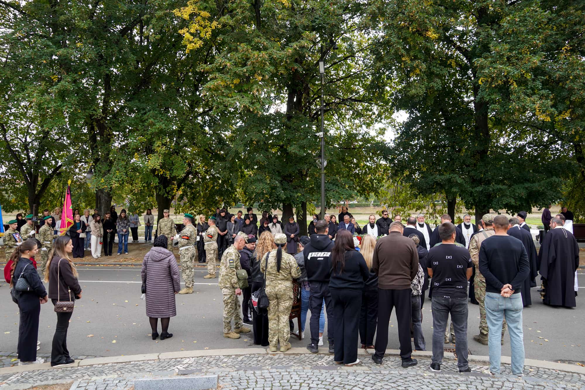 Його повернення рідні чекали більше року: в Ужгороді сьогодні поховали 47-річного старшого солдата Олександра Талахадзе